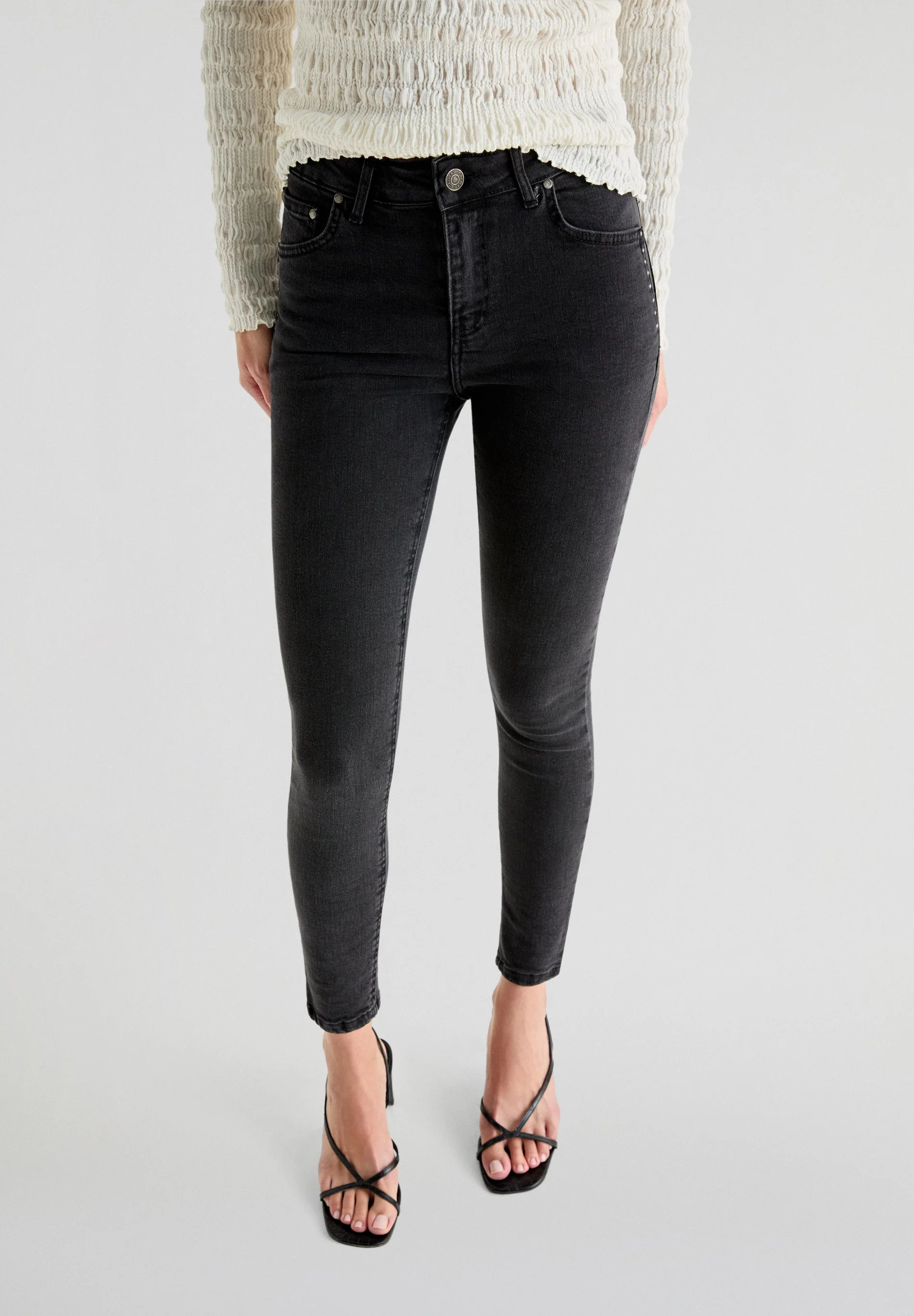 SKINNY JEANS WITH STUDS - Image 4