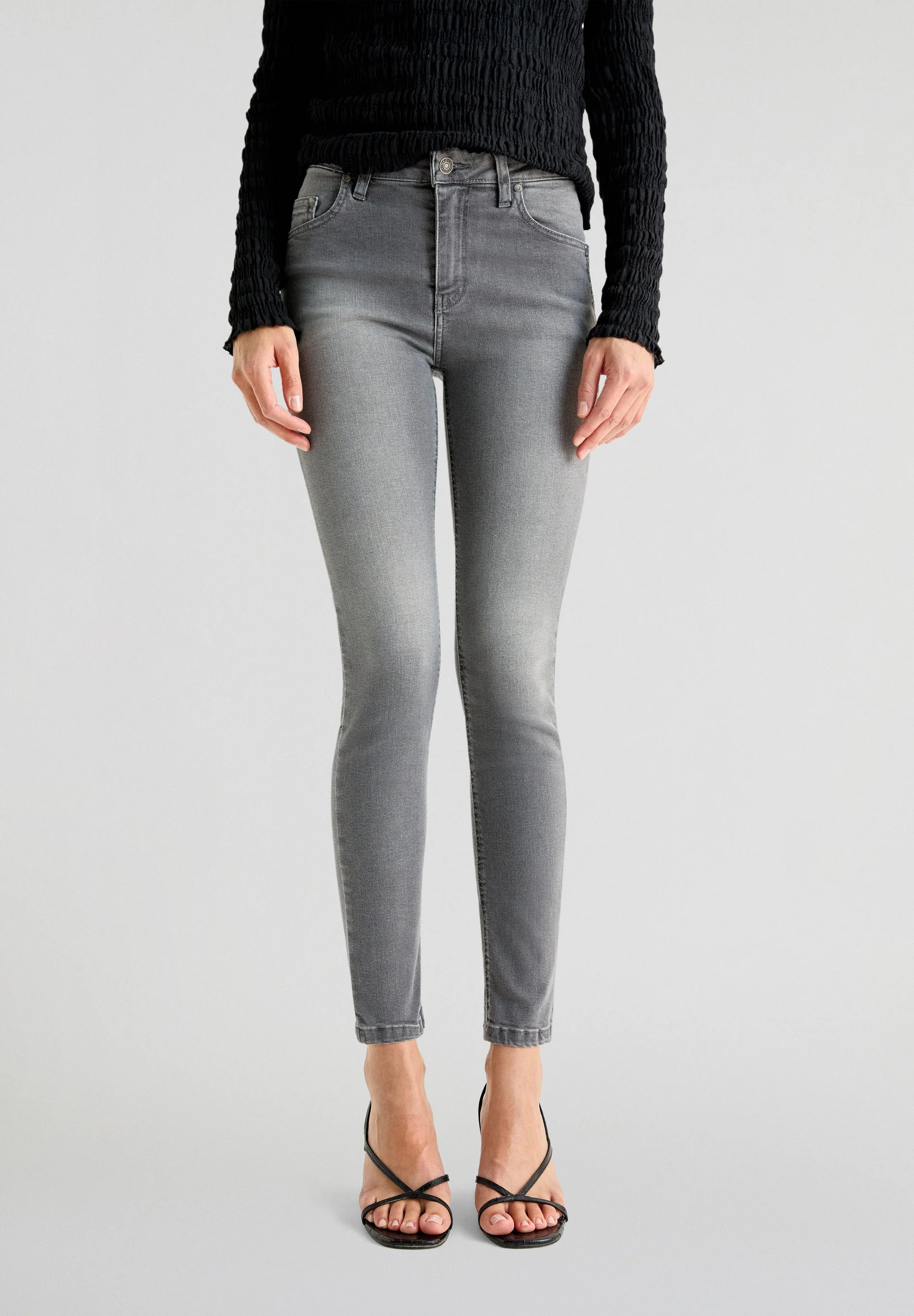 SKINNY JEANS WITH STUDS - Image 3