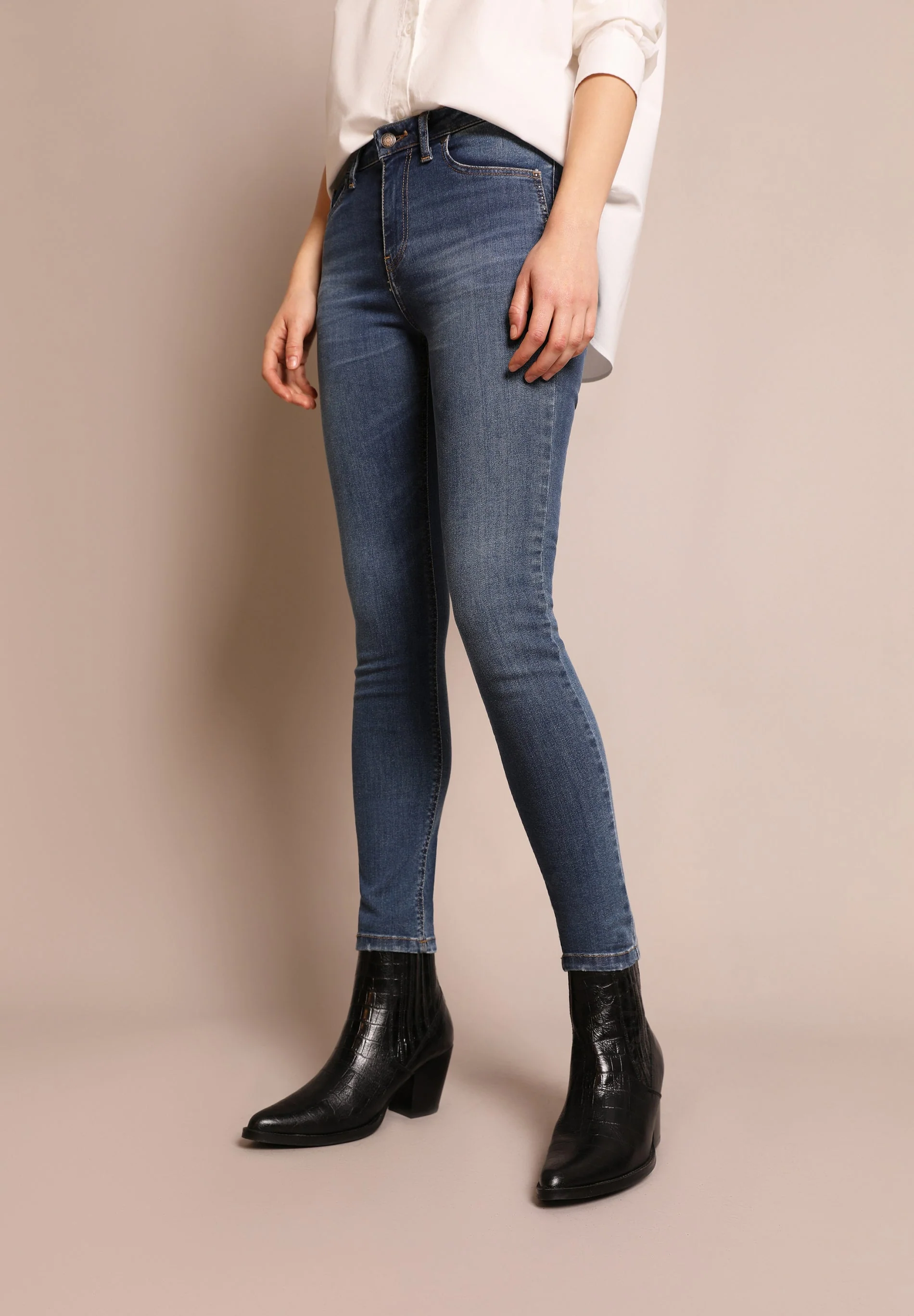 SKINNY JEANS WITH STUDS - Image 3
