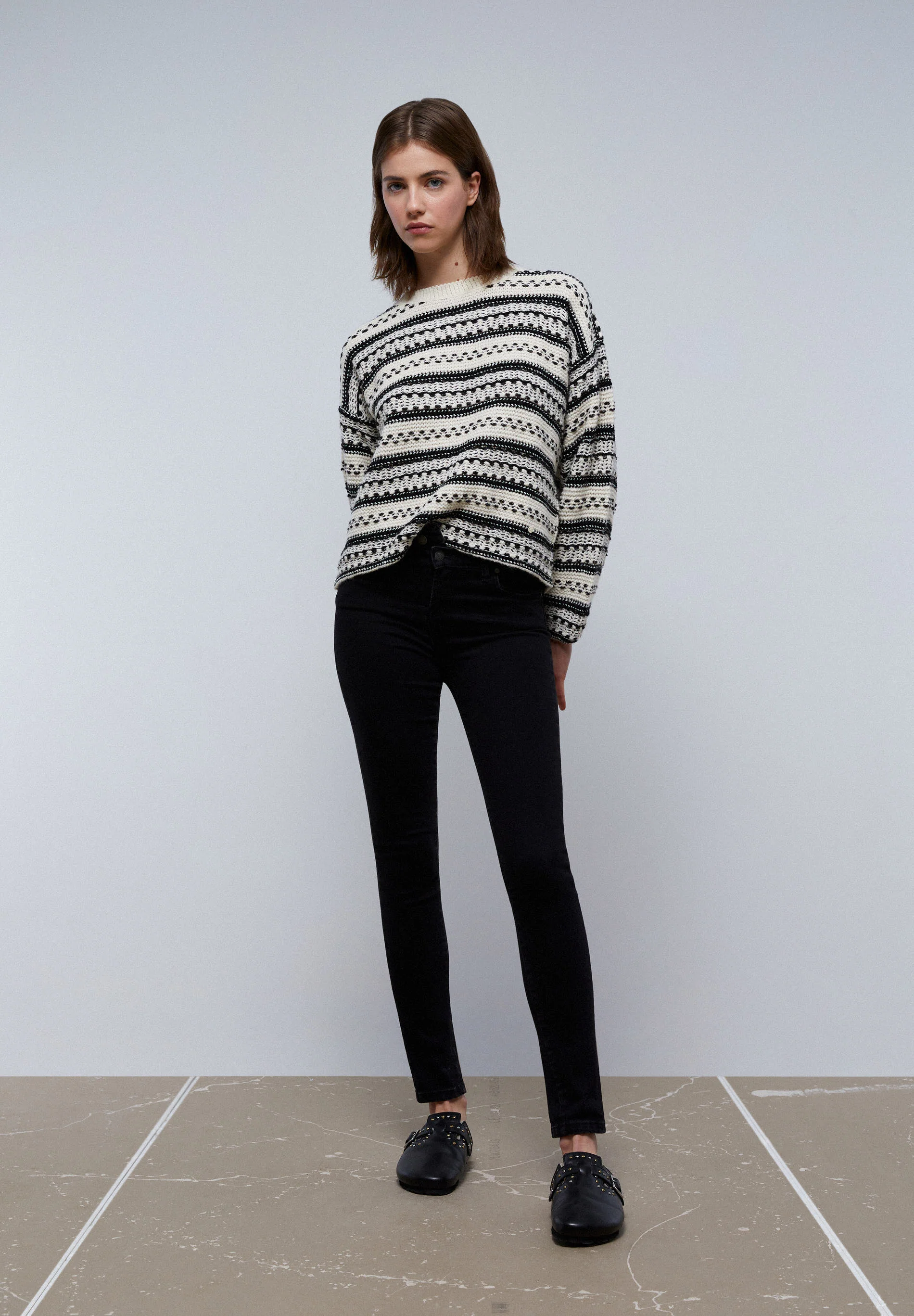 SKINNY JEANS WITH BUTTONS - Image 2
