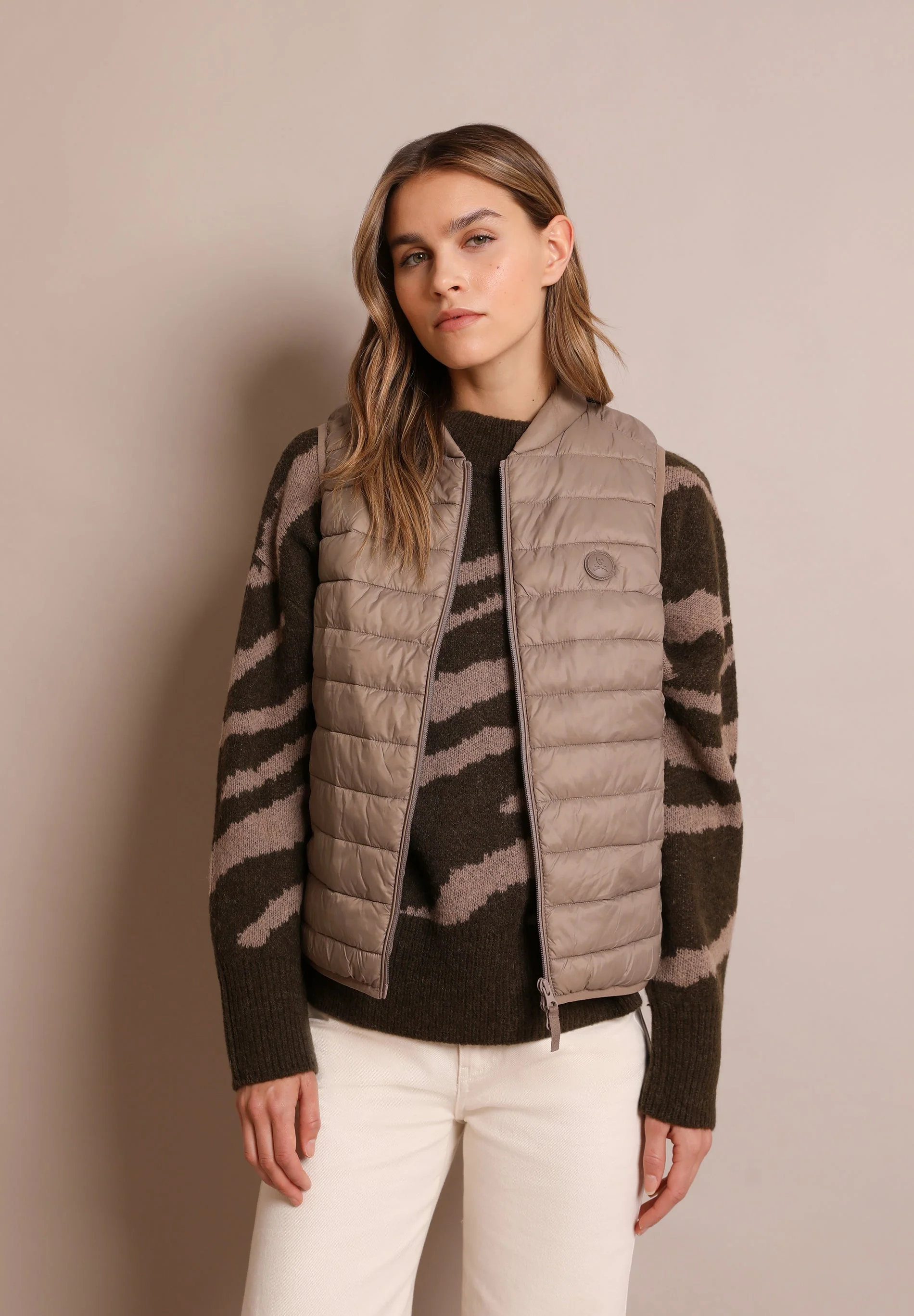 QUILTED GILET WITH SKULL DETAIL - Image 4