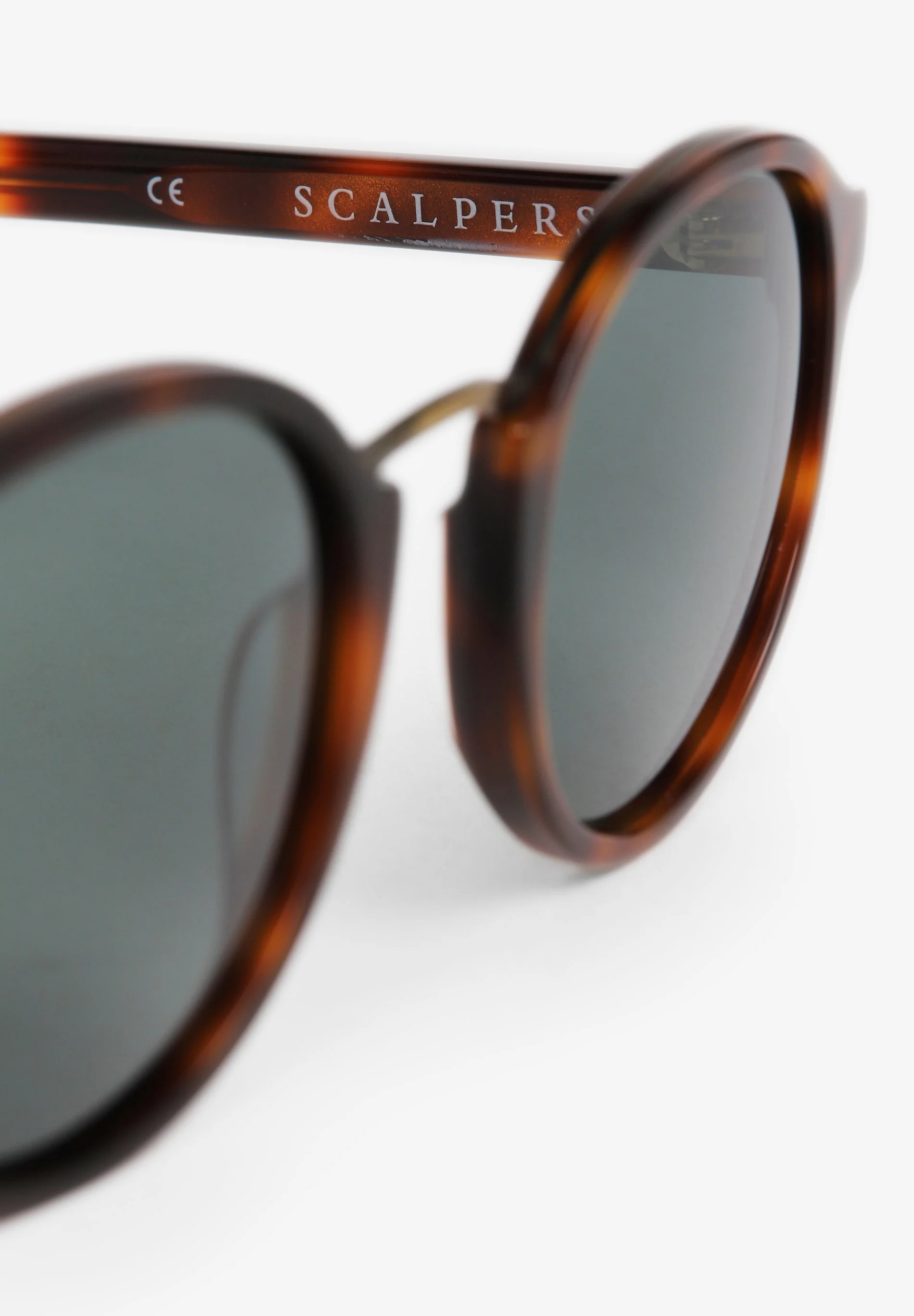 FINE TORTOISESHELL SUNGLASSES - Image 4