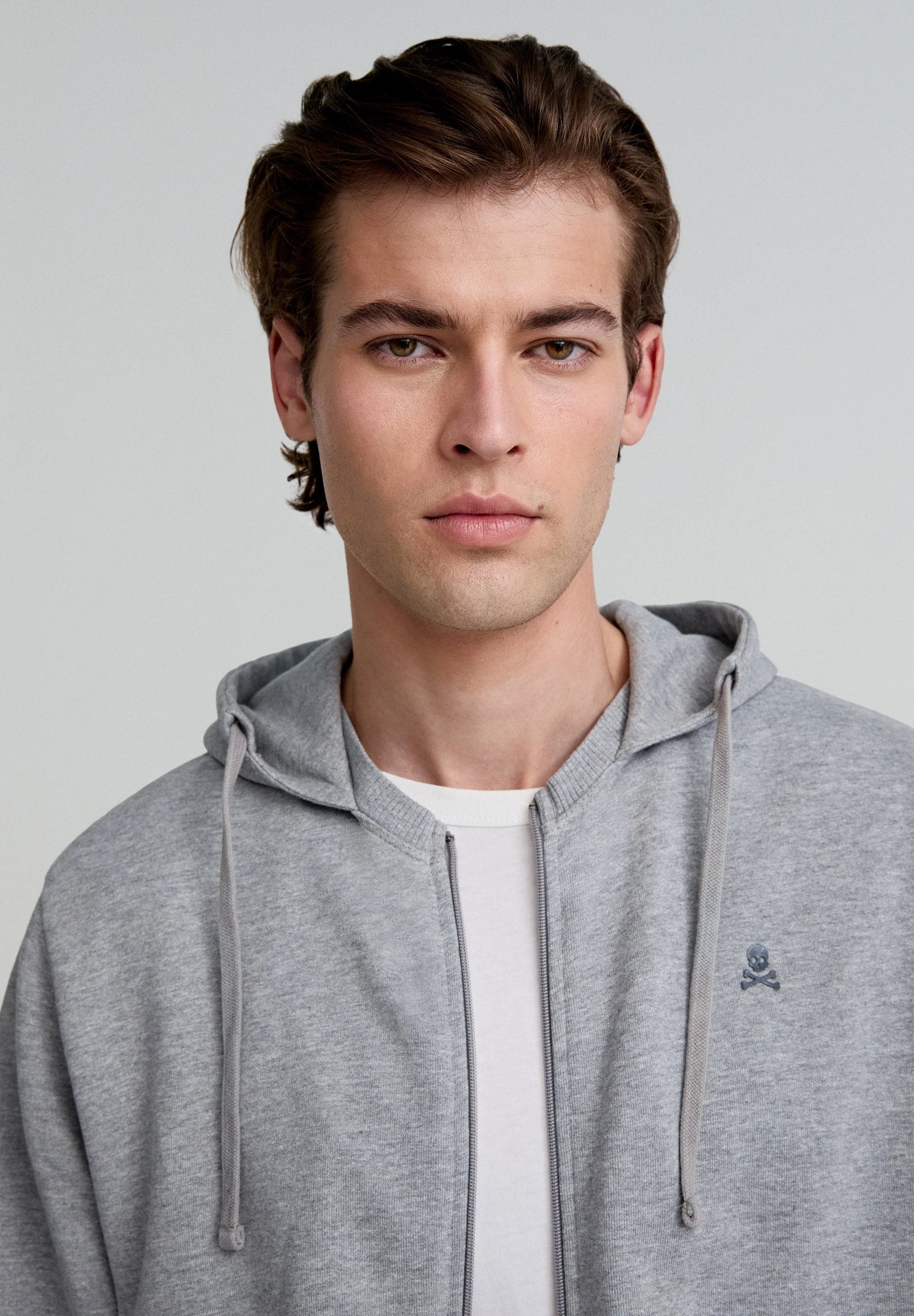 HOODIE WITH CONTRAST EMBROIDERY - Image 3