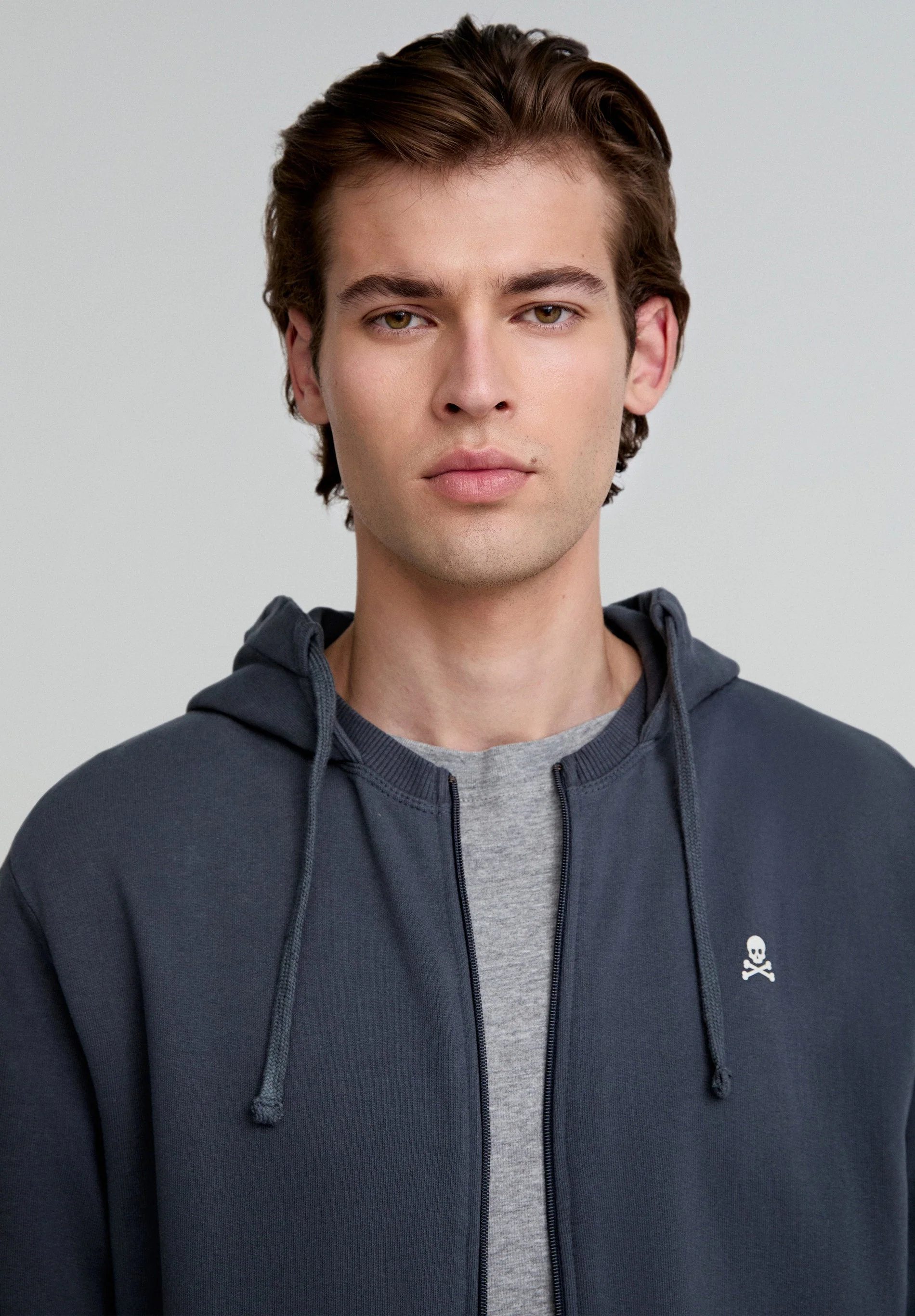 HOODIE WITH CONTRAST EMBROIDERY - Image 3