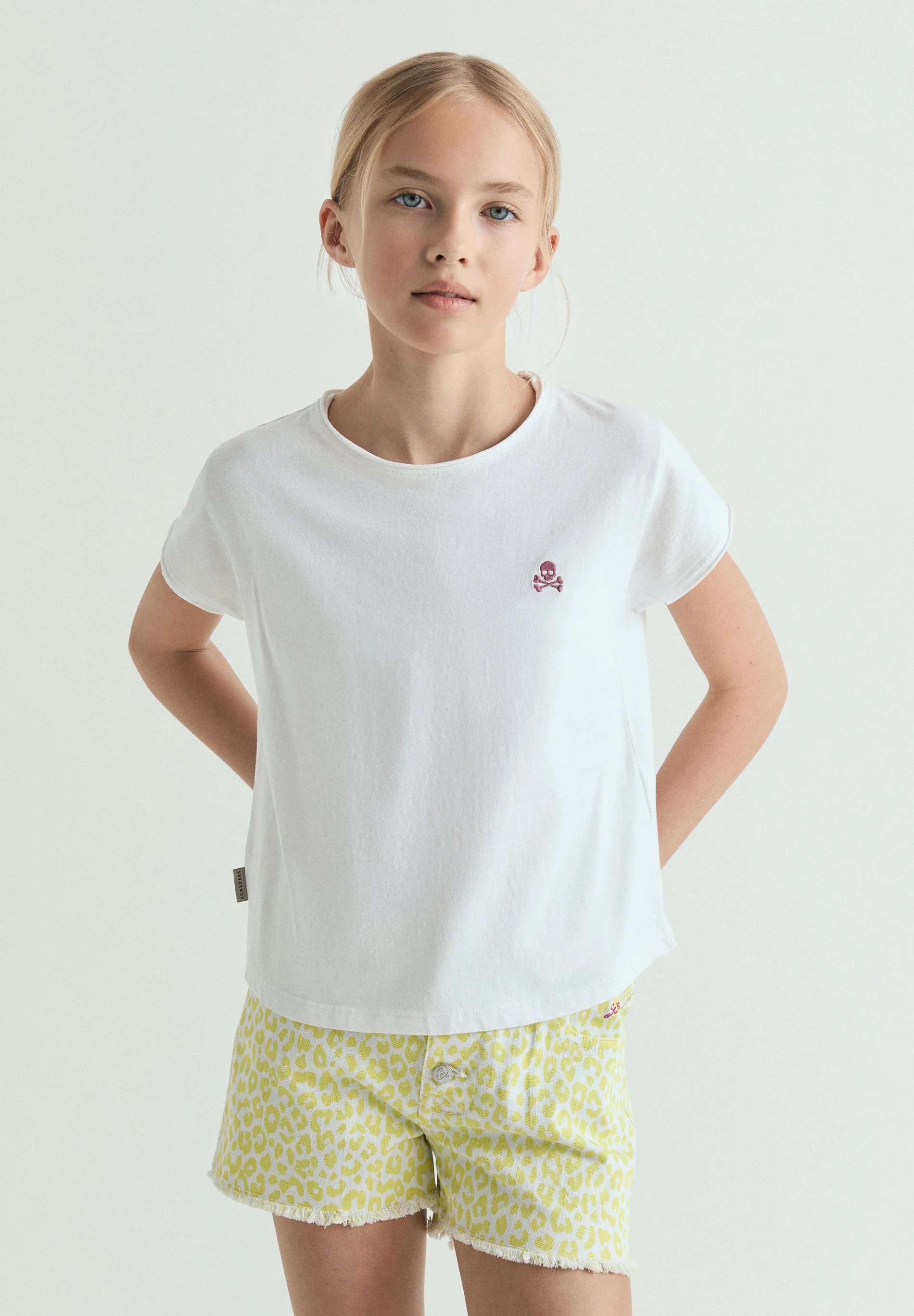 BASIC T SHIRT WITH CONTRAST SKULL