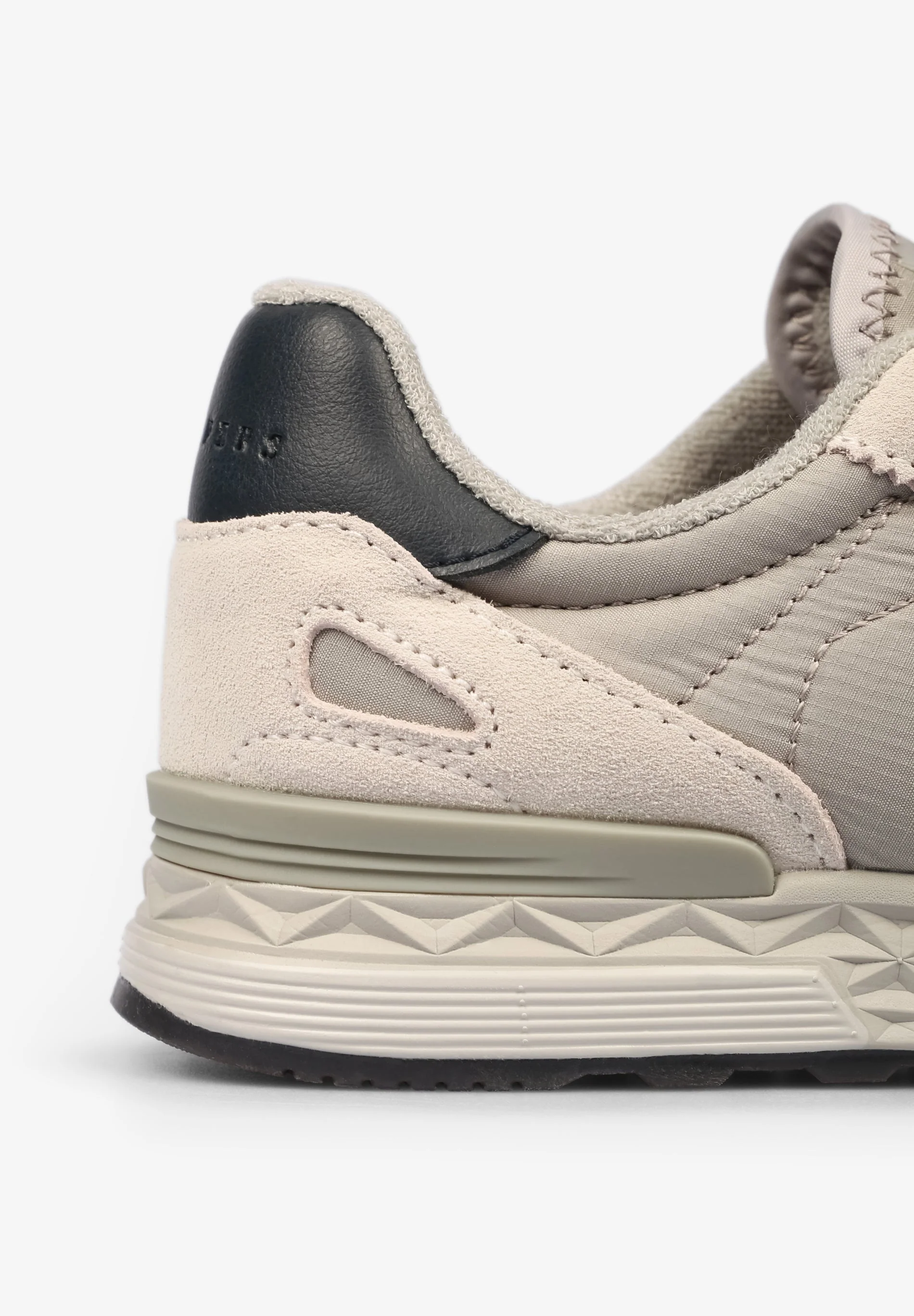 SNEAKERS WITH SIDE SKULL - Image 5
