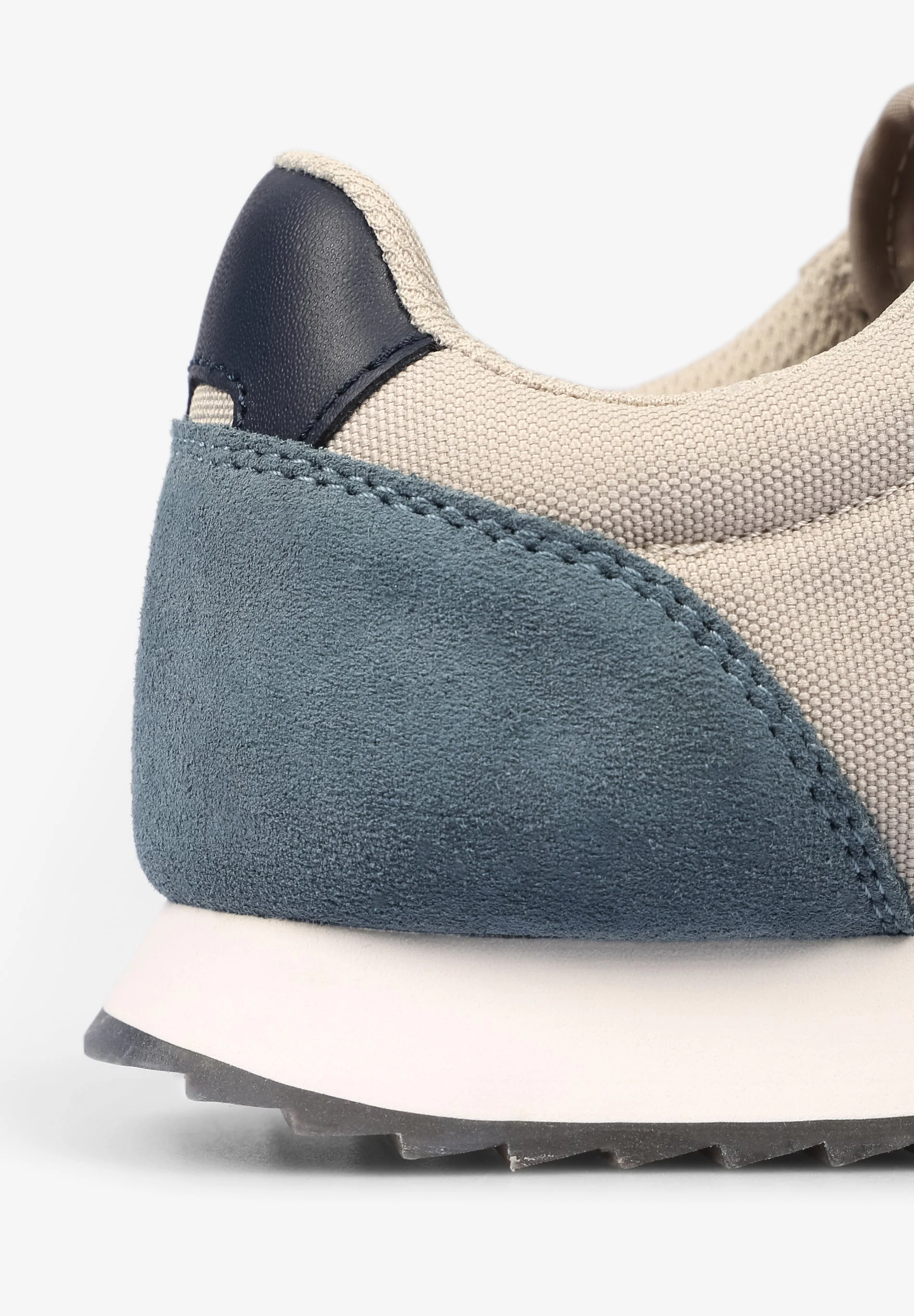 SNEAKERS WITH SKULL INSIGNIA - Image 7