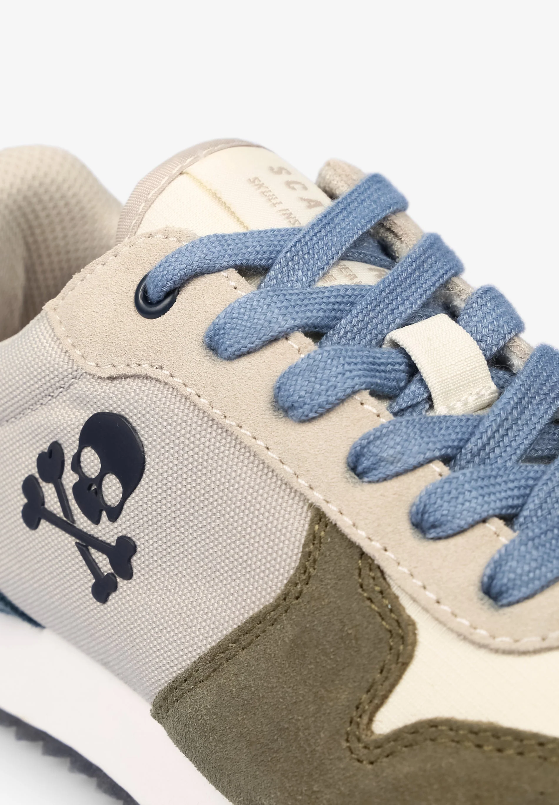 SNEAKERS WITH SKULL INSIGNIA - Image 8