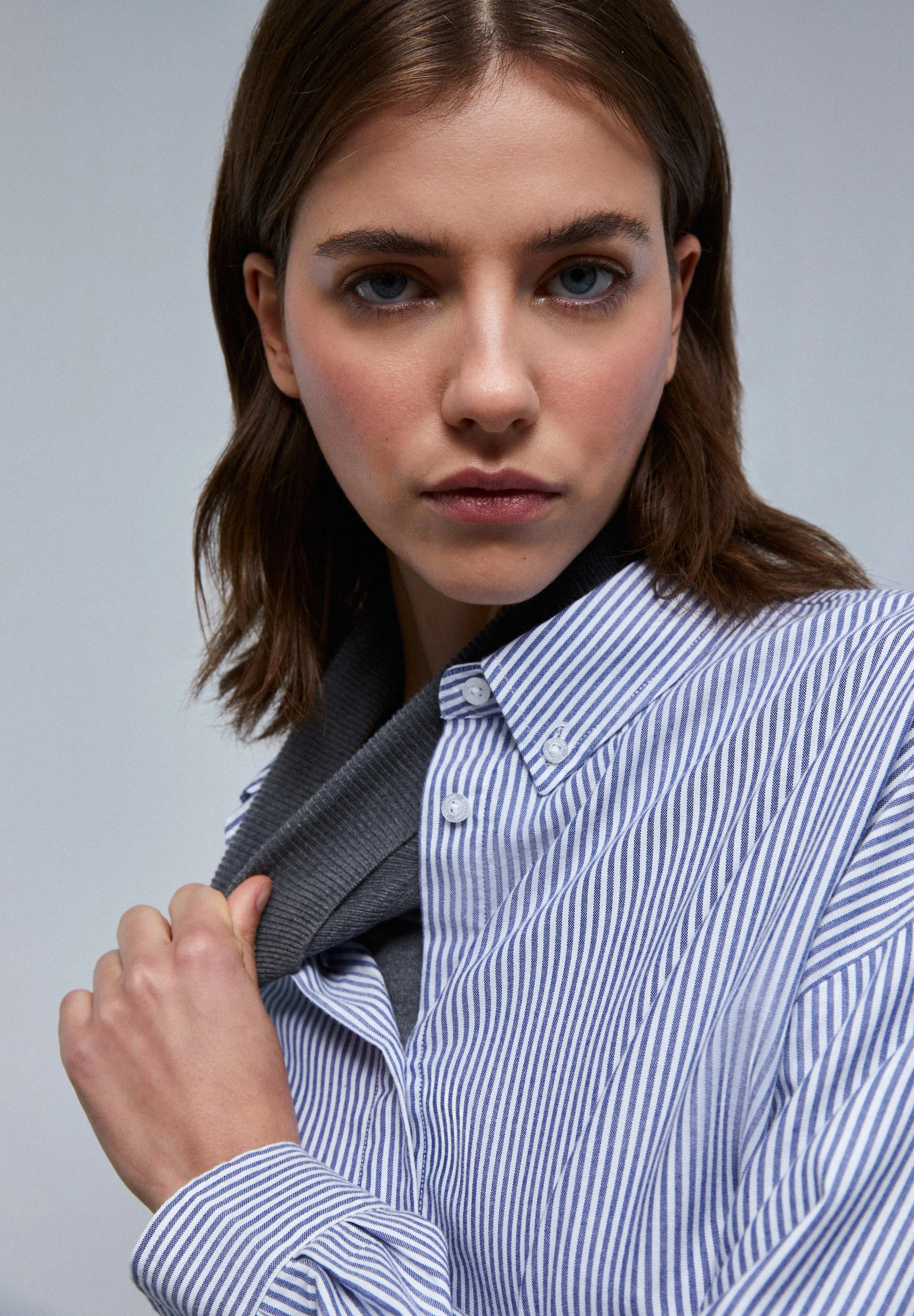 OXFORD SHIRT WITH BUTTON-DOWN COLLAR - Image 4