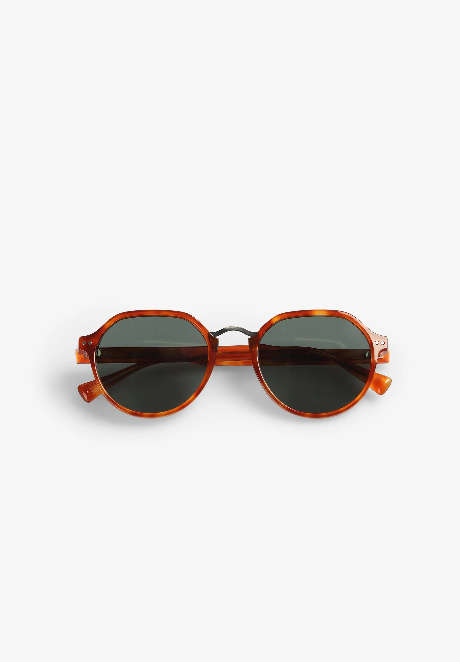FINE OVAL SUNGLASSES
