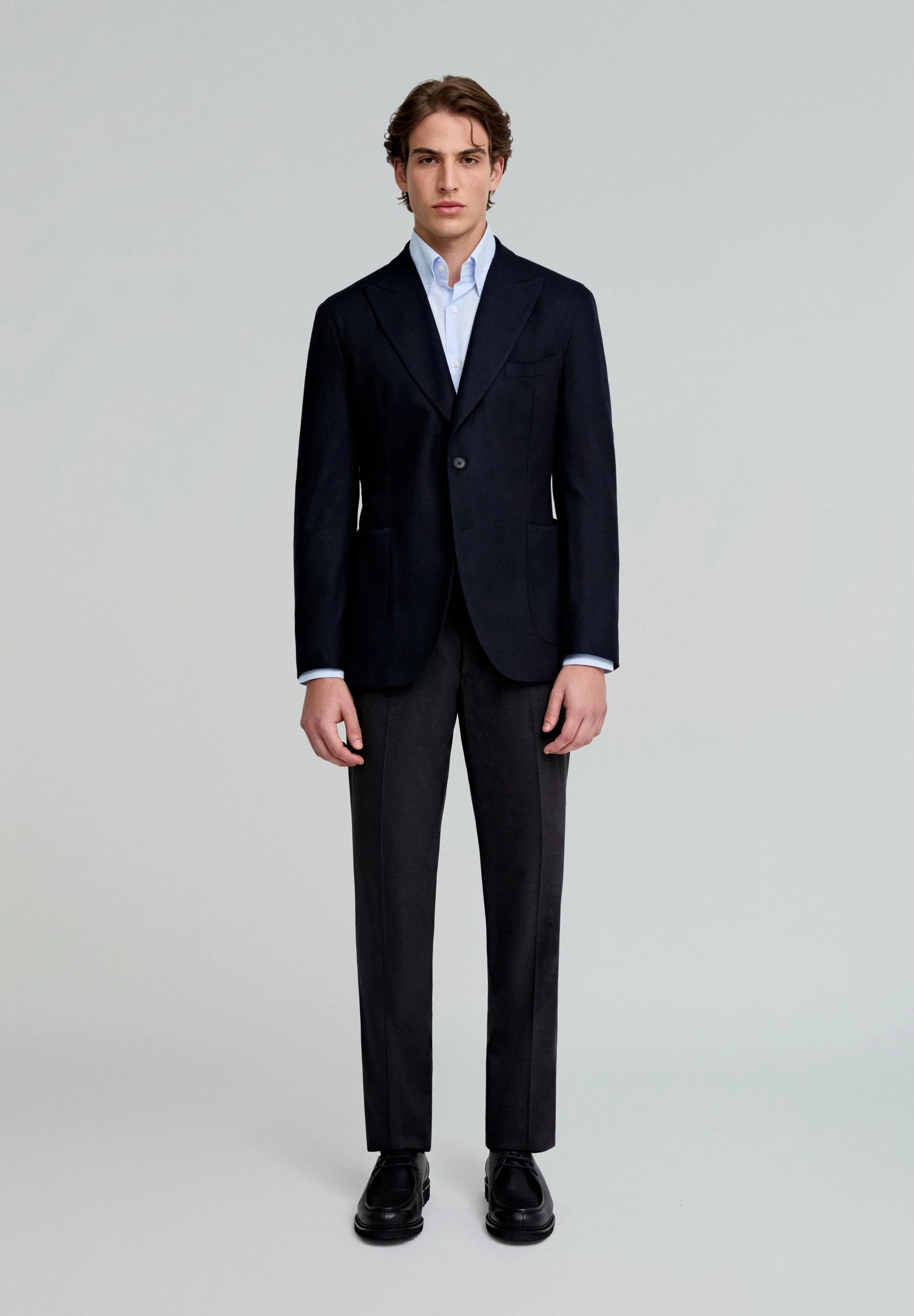 PREMIUM WOOL PEAK-LAPEL BLAZER - Image 3