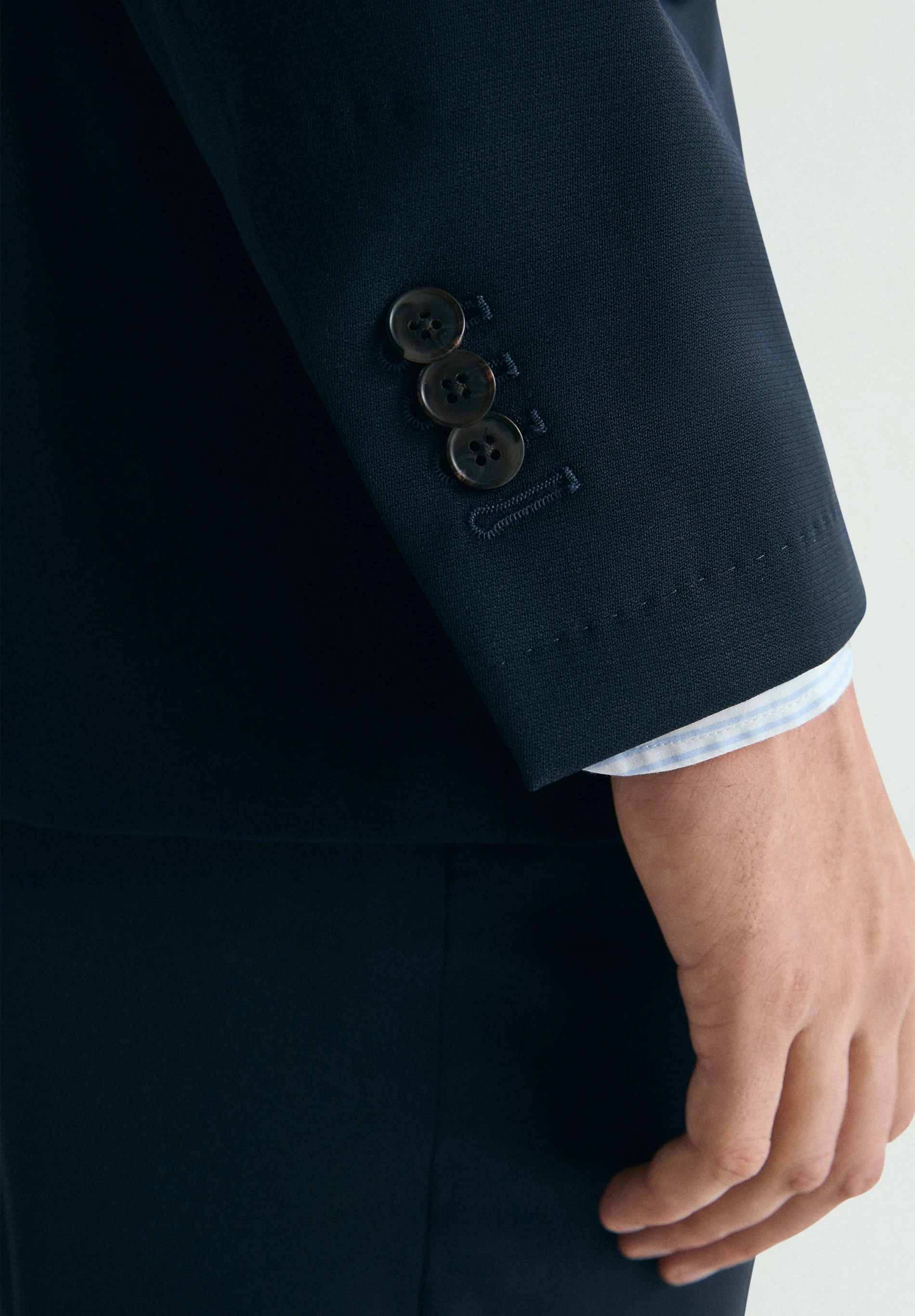 100% WOOL BLAZER - Image 4