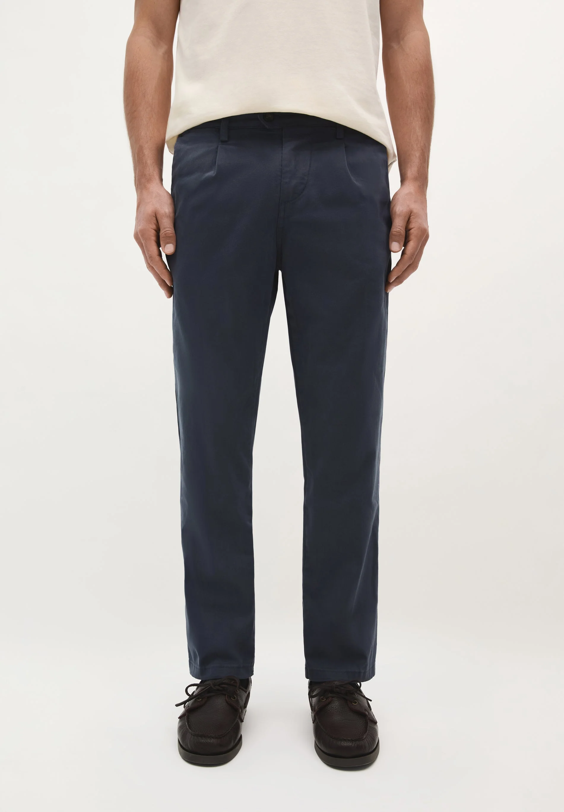 RELAXED CHINO TROUSERS WITH DARTS - Image 2