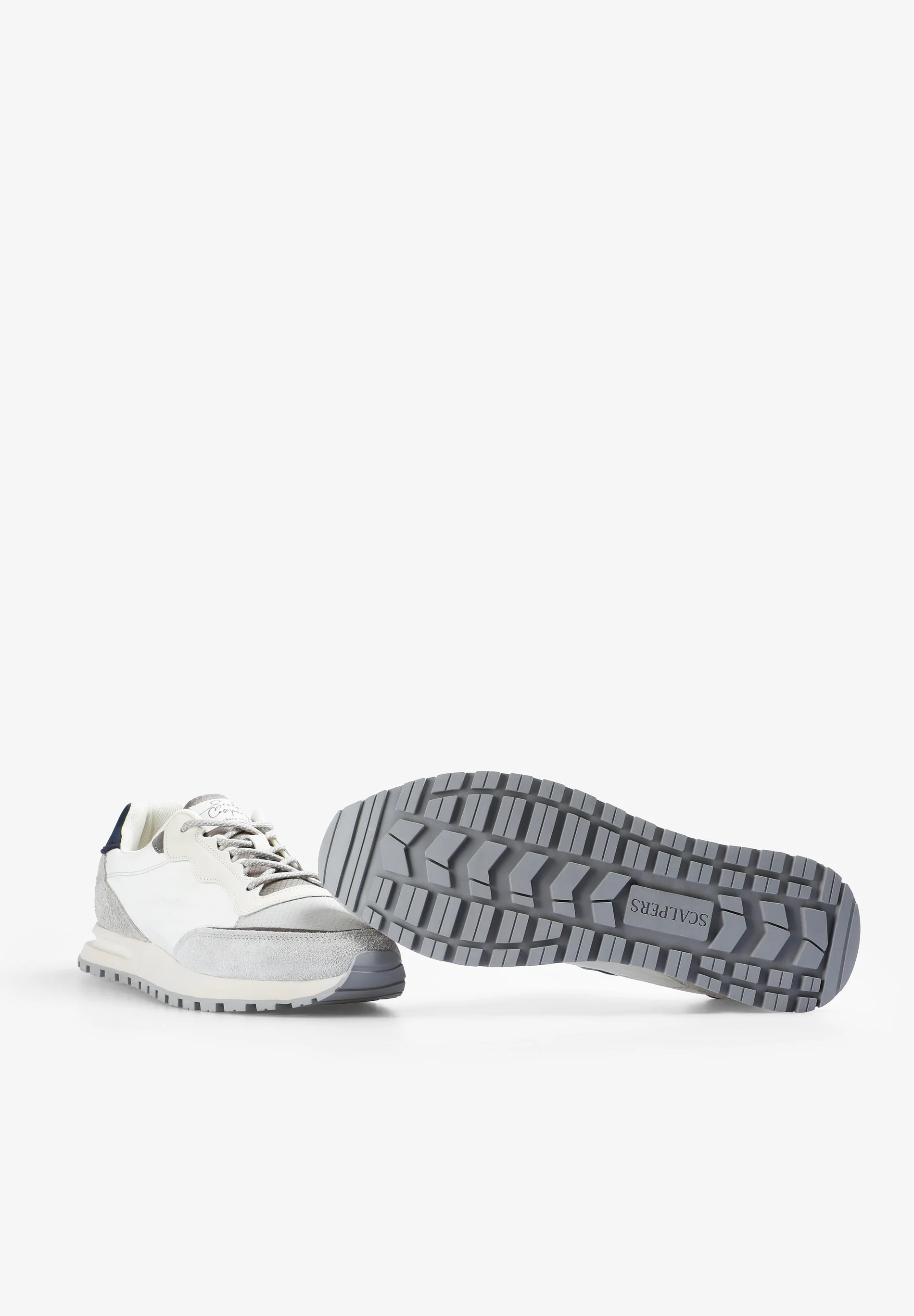 LIGHTWEIGHT SNEAKERS WITH CONTRAST SKULL - Image 4