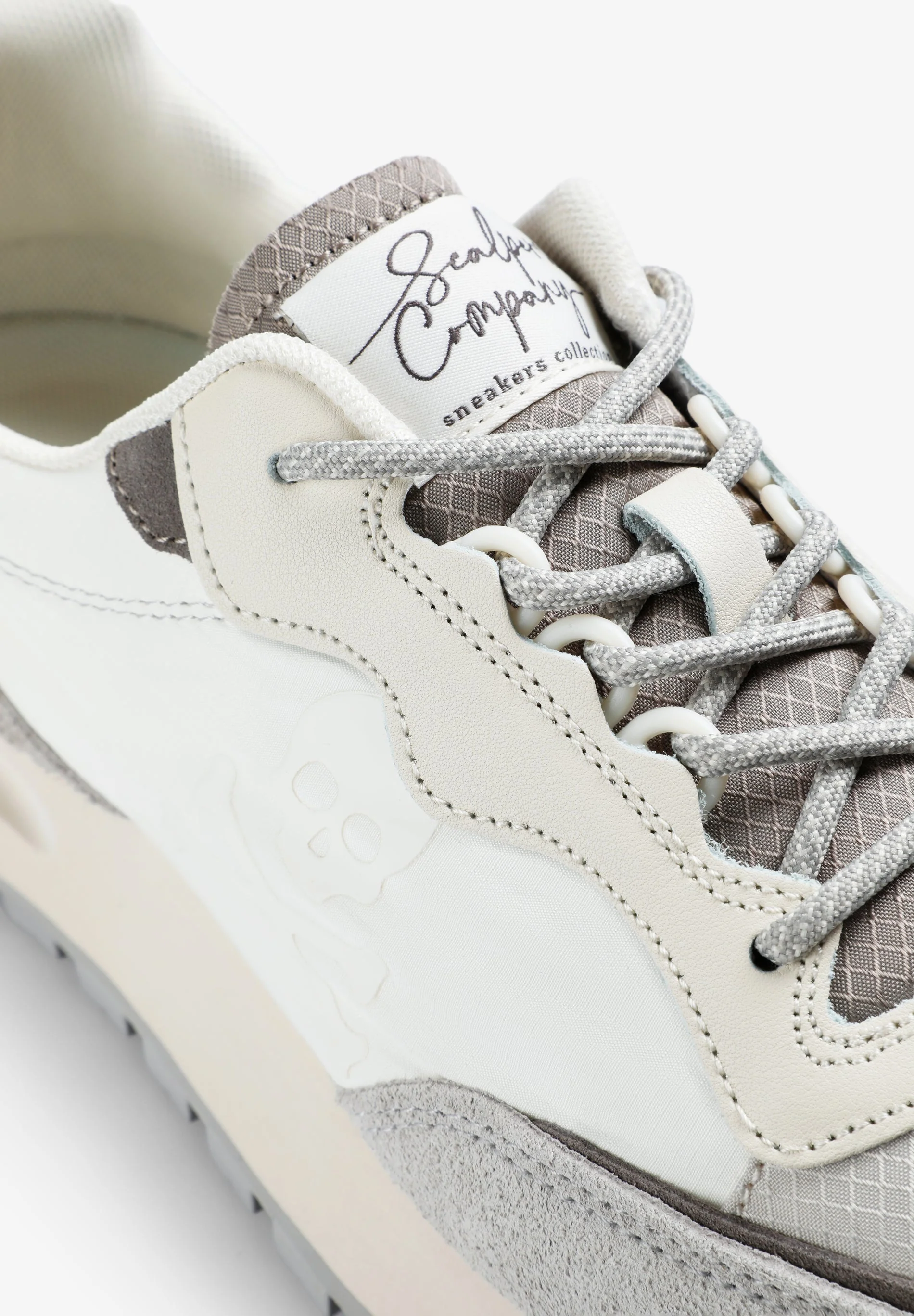 LIGHTWEIGHT SNEAKERS WITH CONTRAST SKULL - Image 6