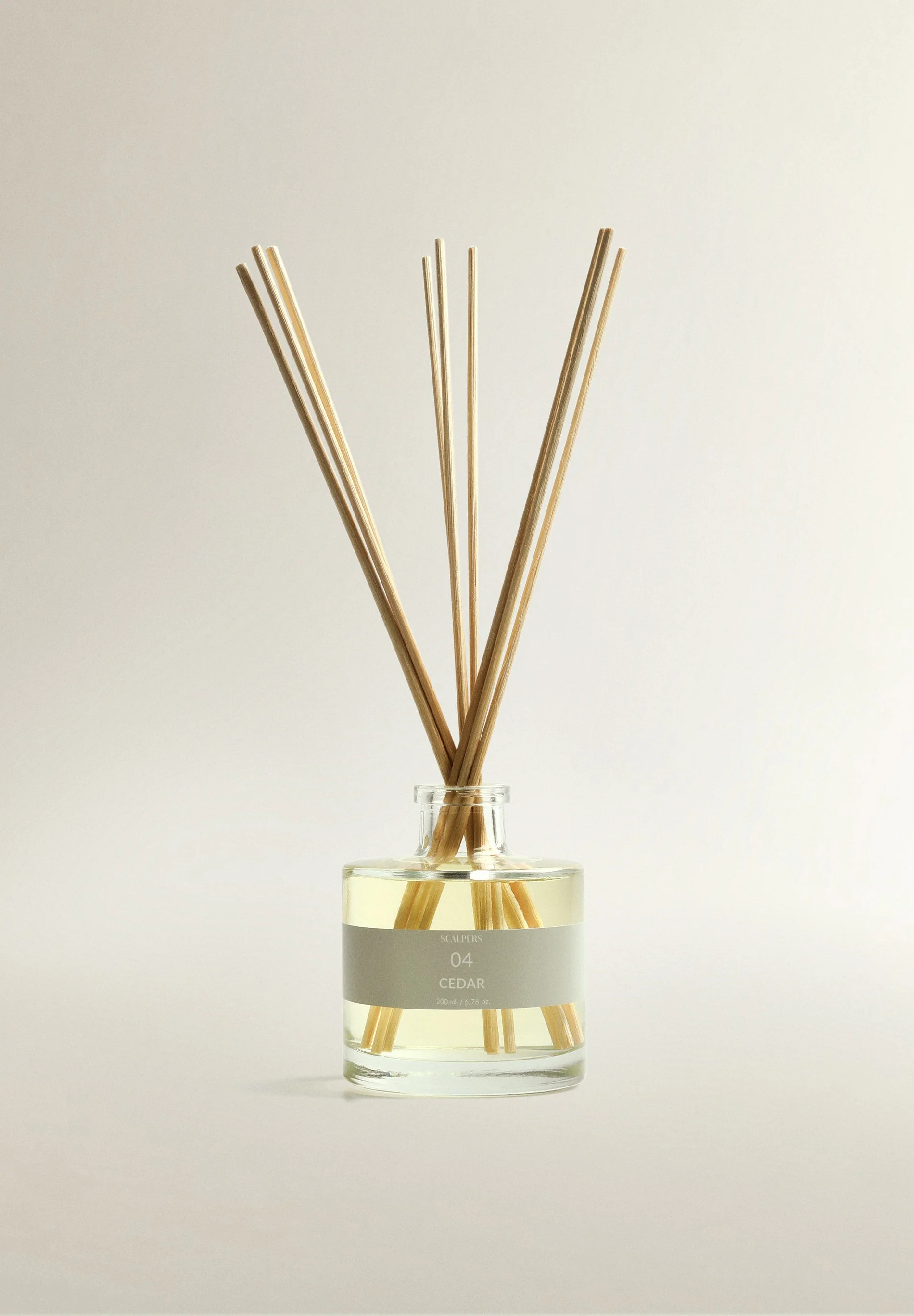 04 CEDAR 200ML MIKADO DIFFUSER