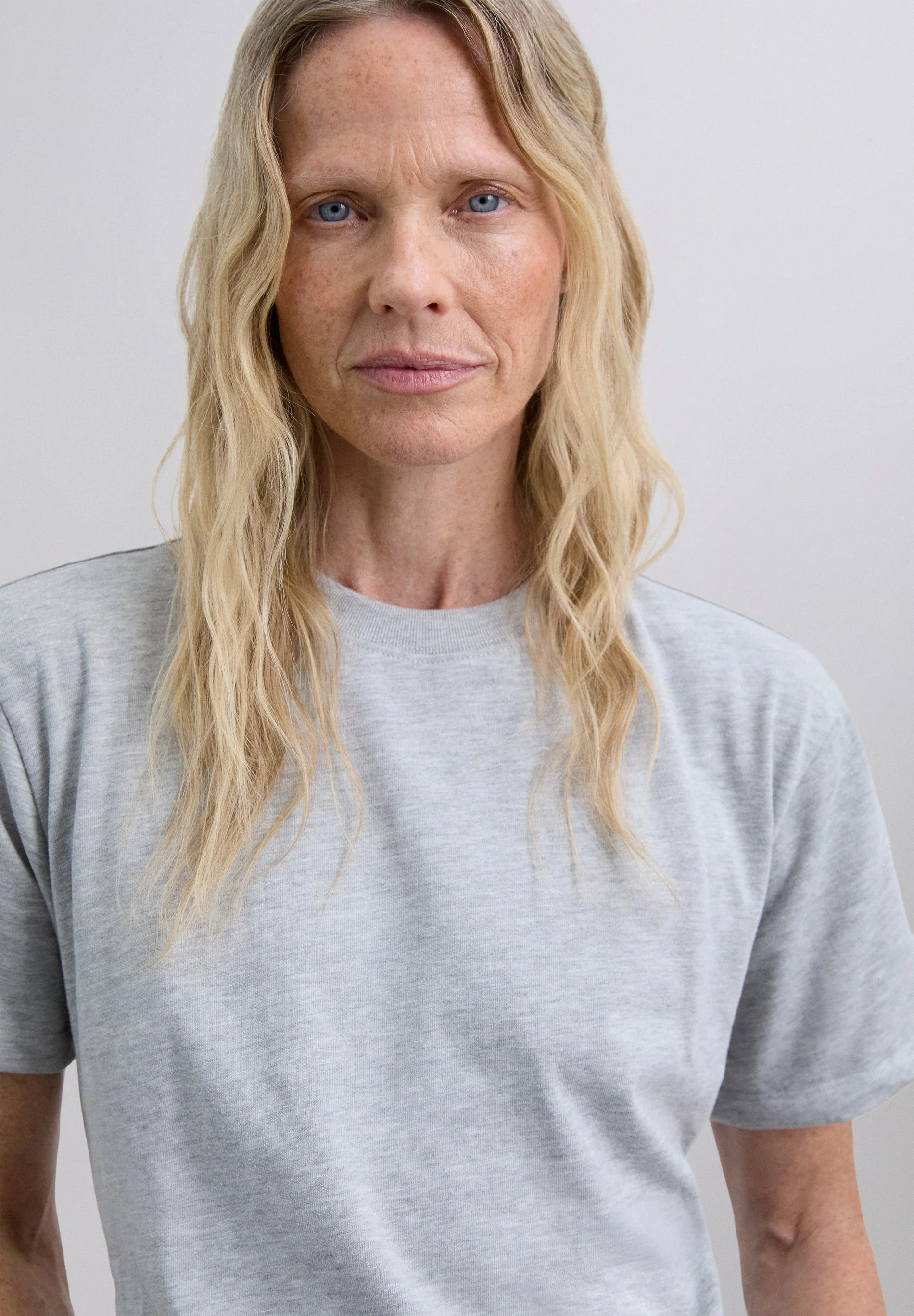 BACK KNOT T-SHIRT - Image 3