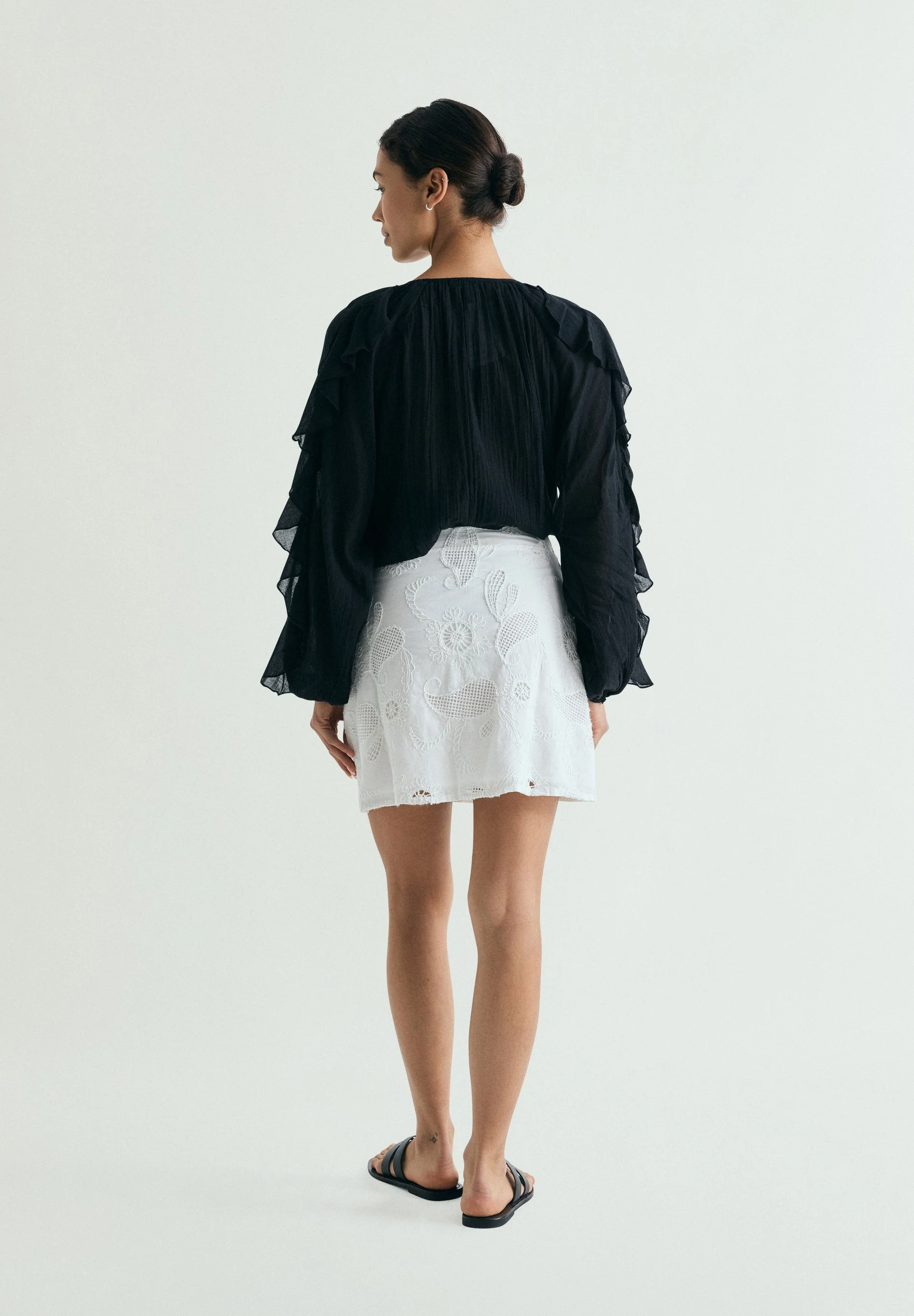 PERFORATED EMBROIDERED SKIRT - Image 4