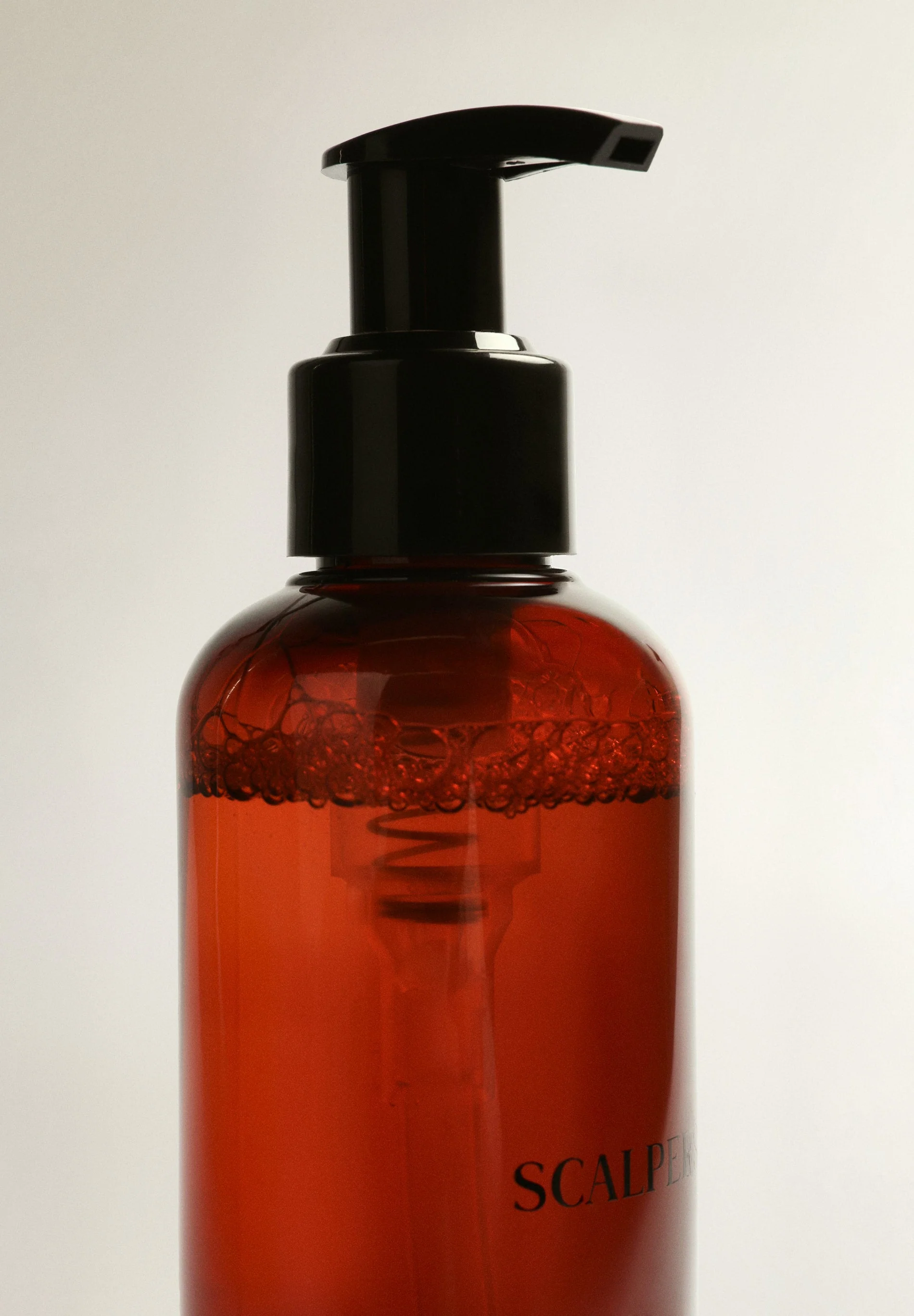 07 CITRUS, ARMOISE, CARDAMOM 250ML LIQUID SOAP - Image 3