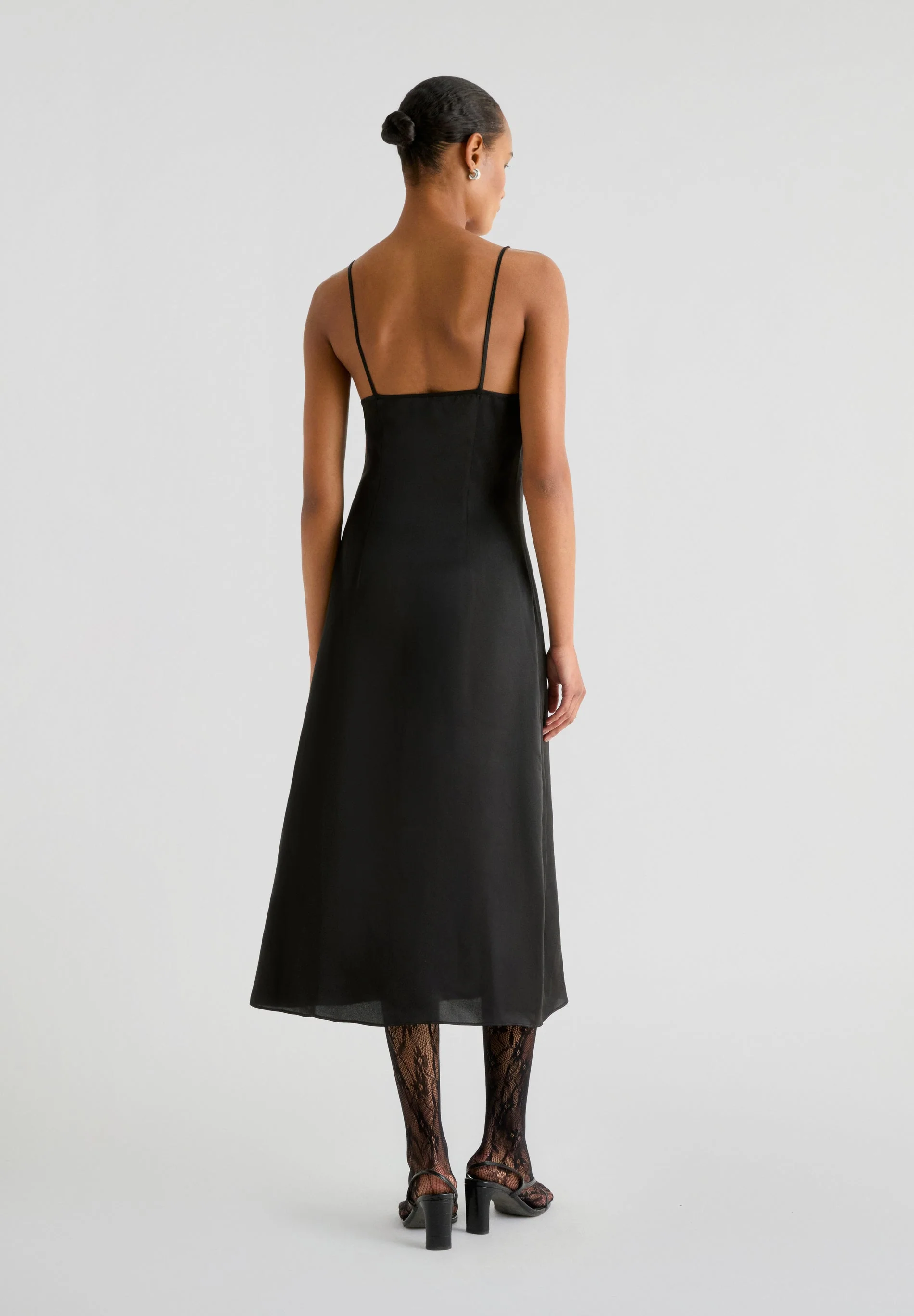 XM LACE DRESS - Image 11