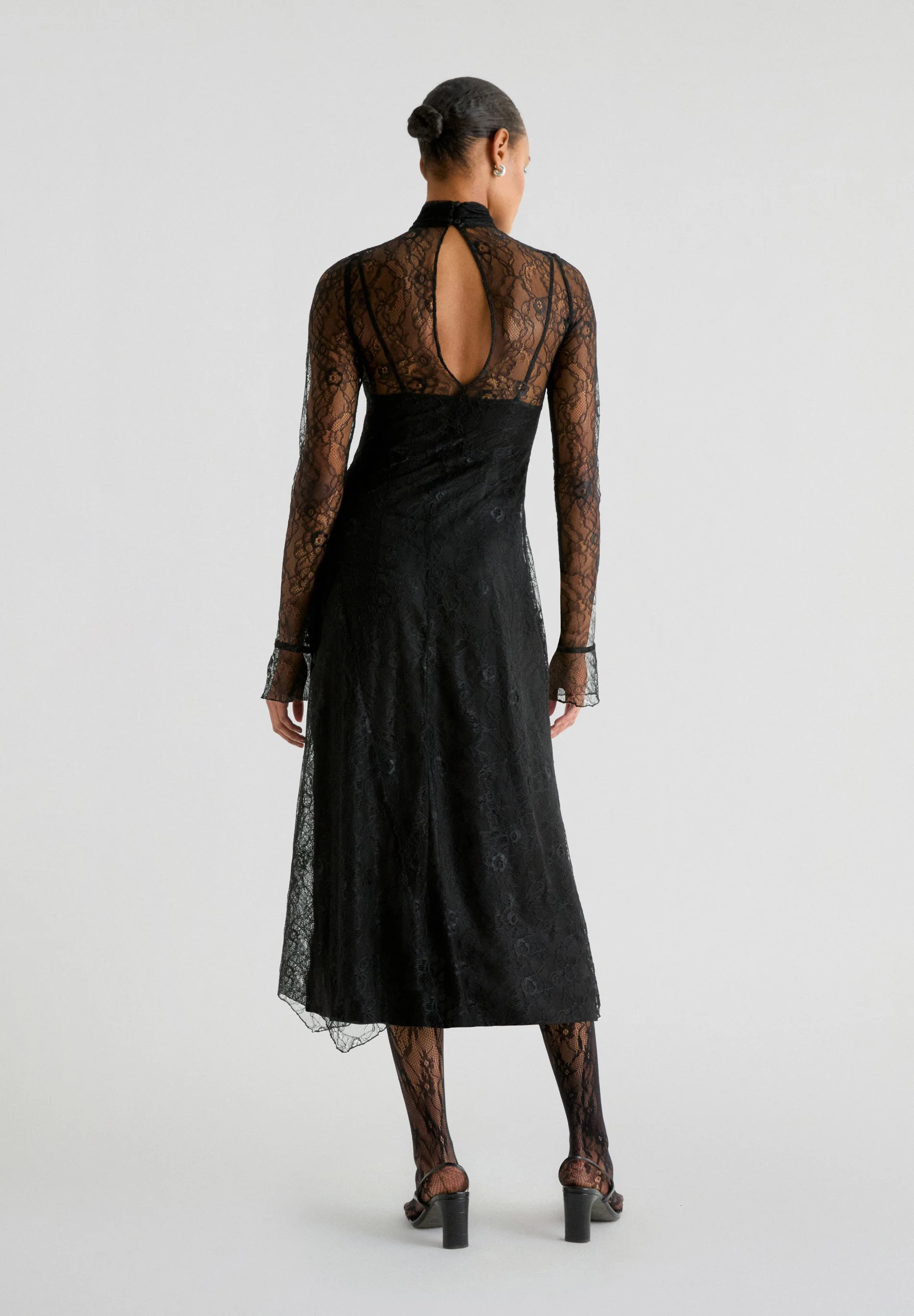 XM LACE DRESS - Image 5