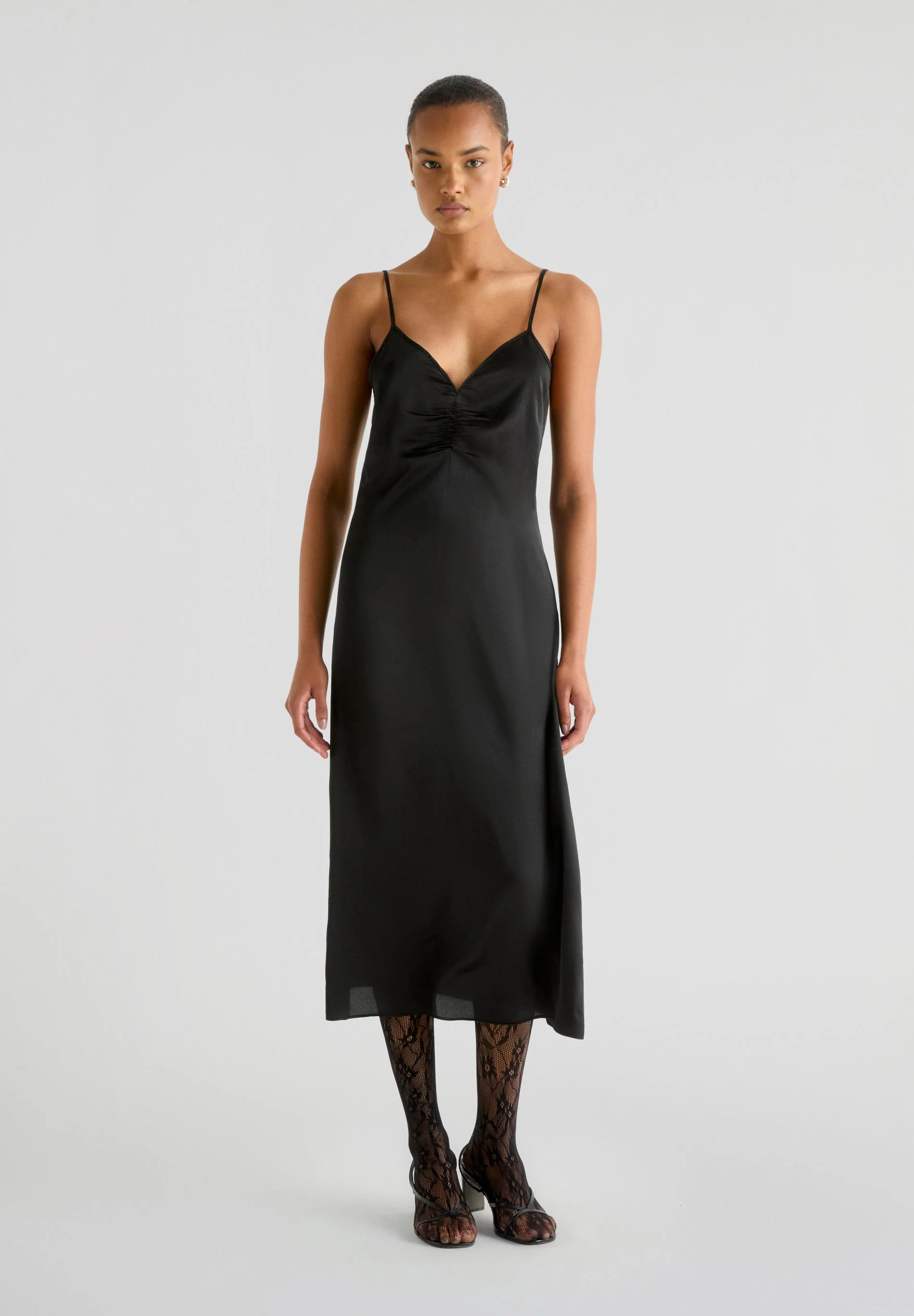 XM LACE DRESS - Image 8
