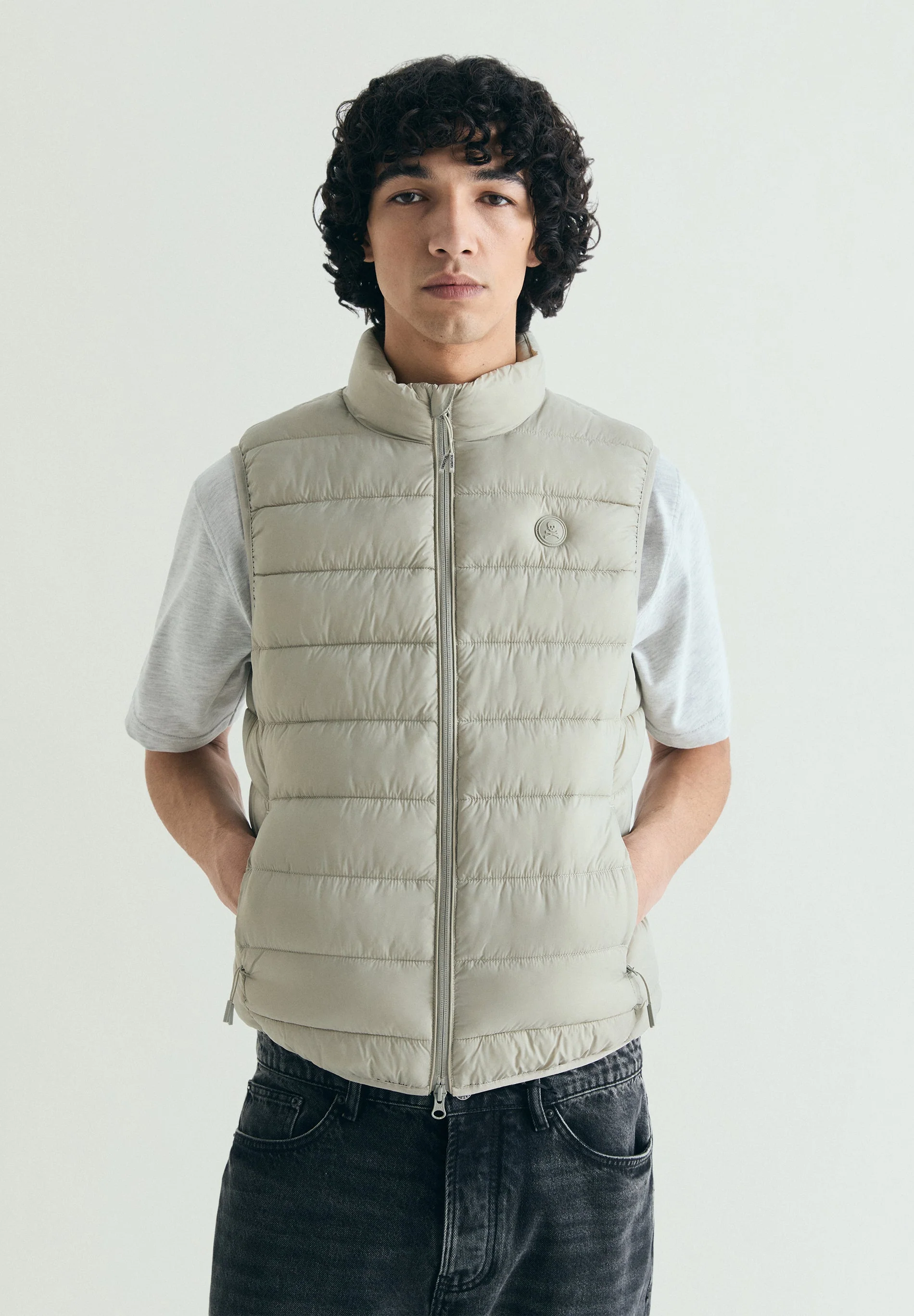 LIGHTWEIGHT PUFFER VEST