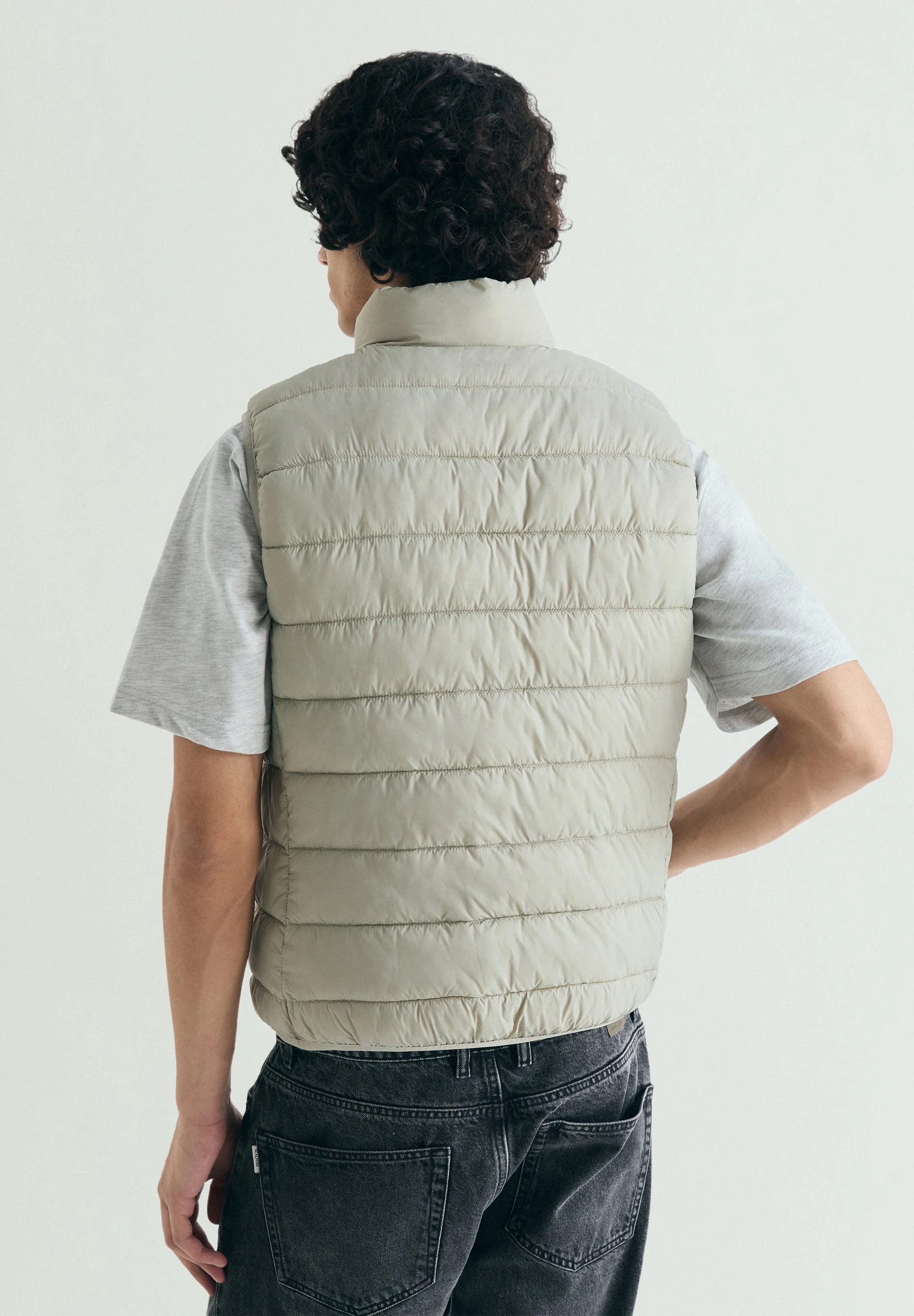 LIGHTWEIGHT PUFFER VEST - Image 4