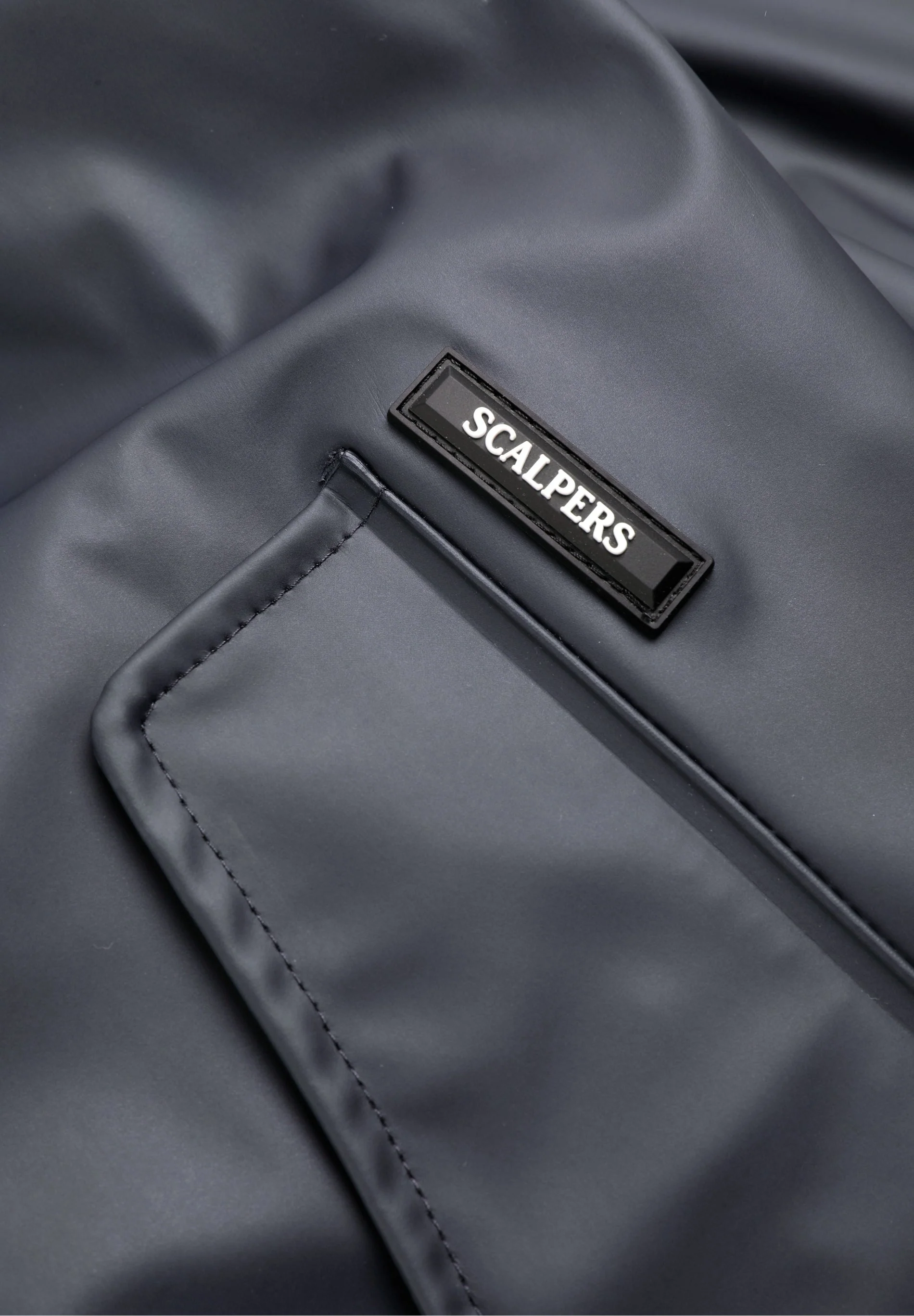 WATERPROOF LOGO JACKET - Image 9