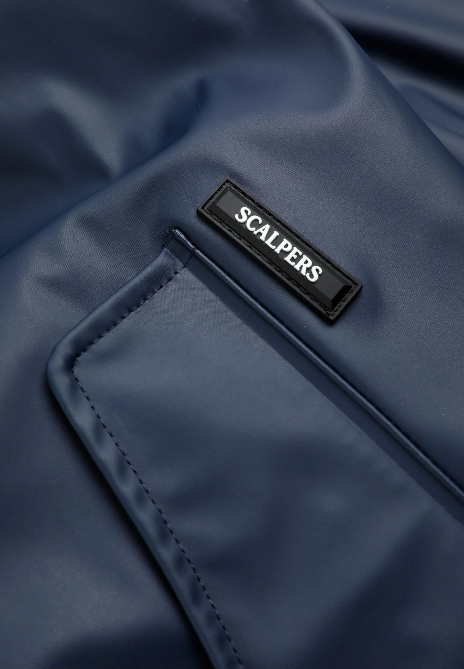 WATERPROOF LOGO JACKET - Image 9
