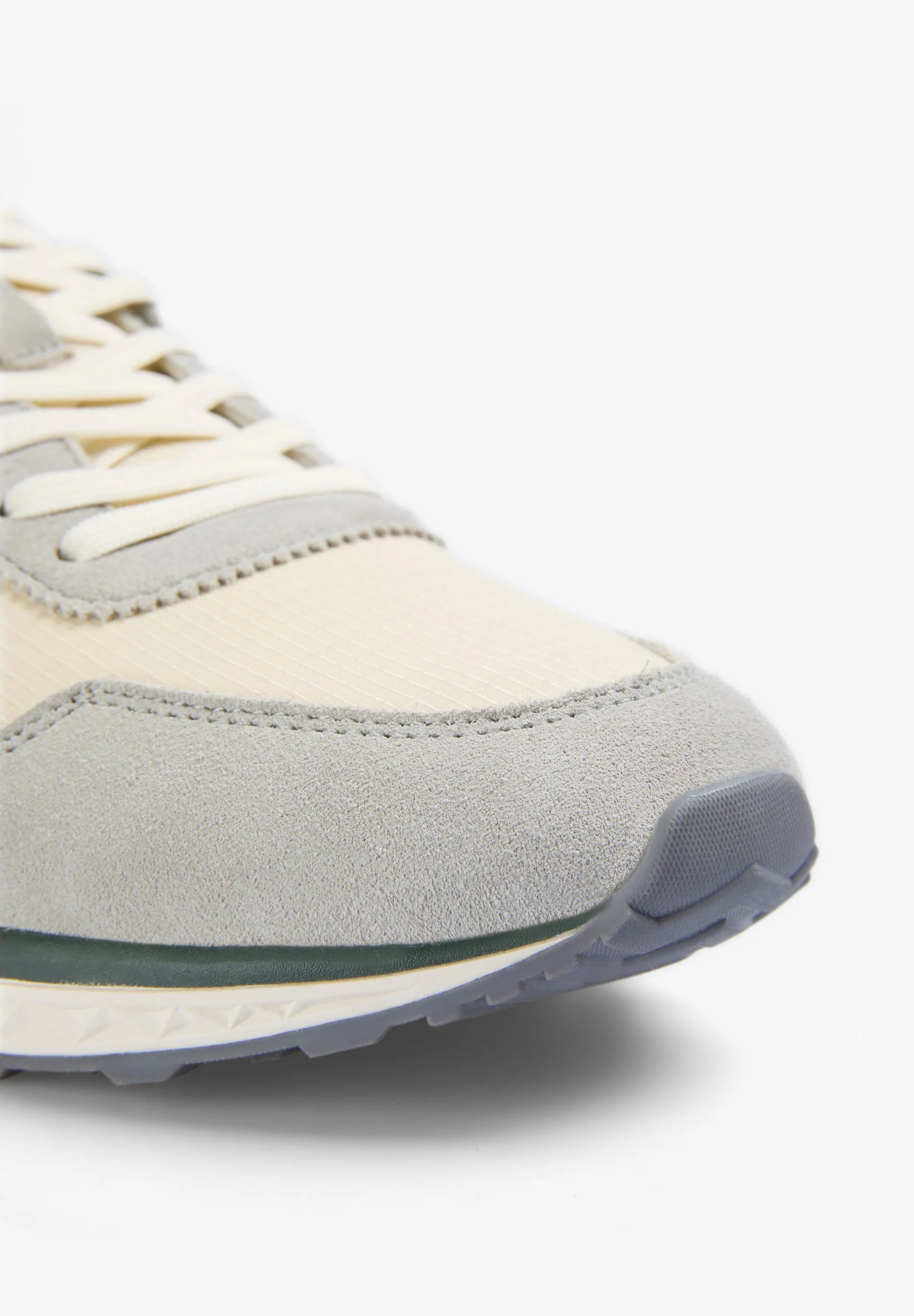 SNEAKERS WITH SIDE SKULL - Image 7