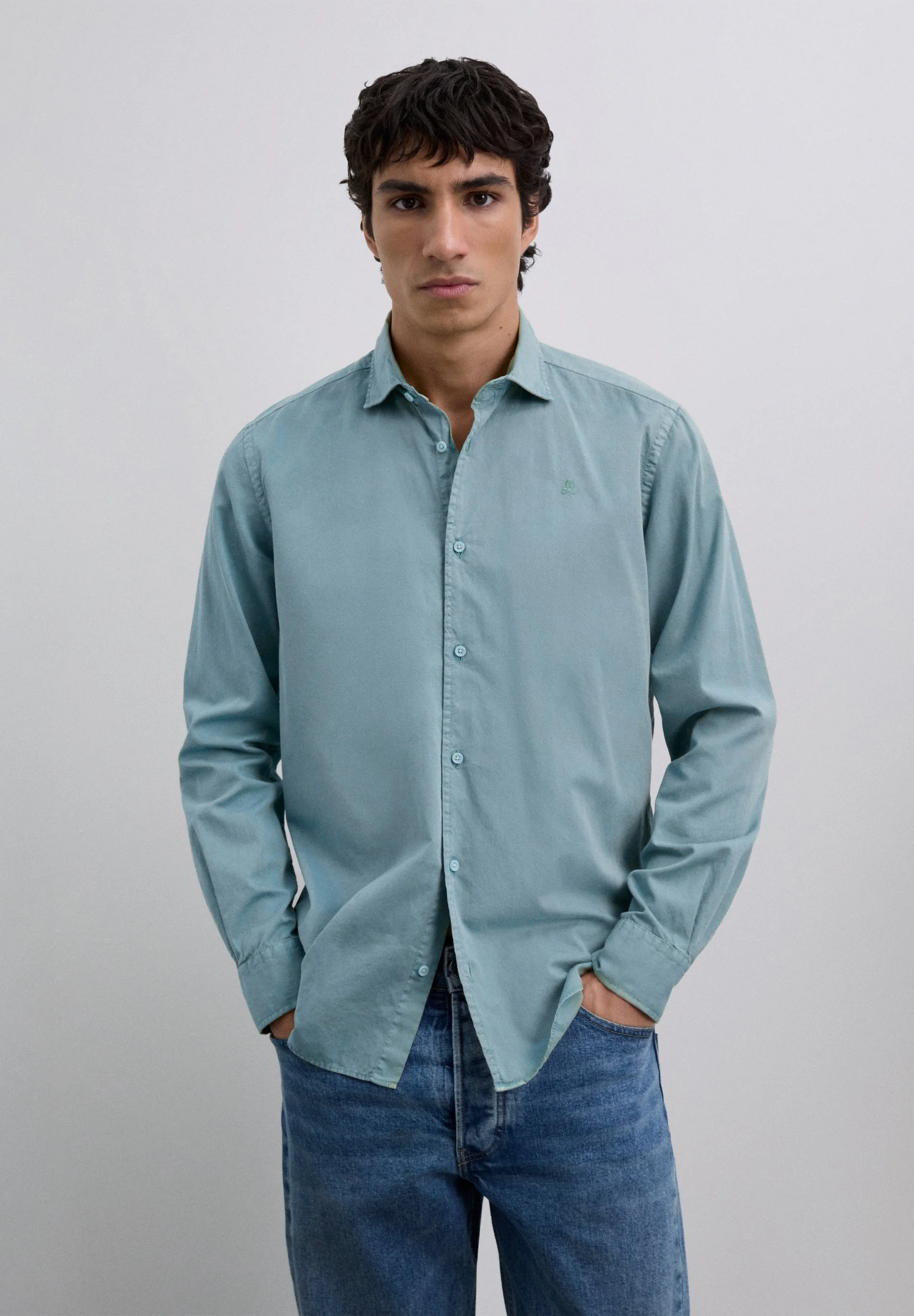 REGULAR FIT EMBROIDERED SHIRT