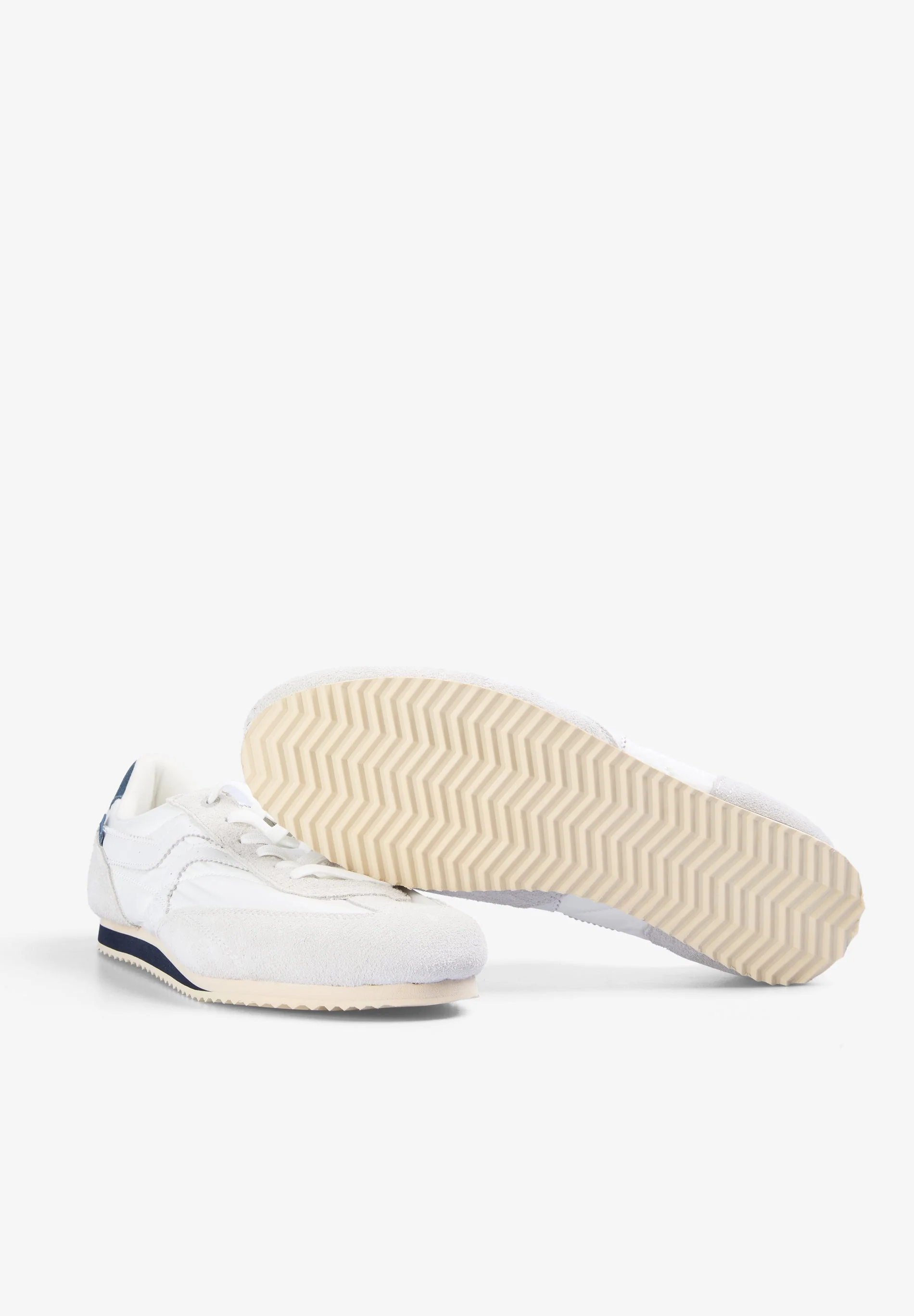 RETRO SNEAKERS - Image 4