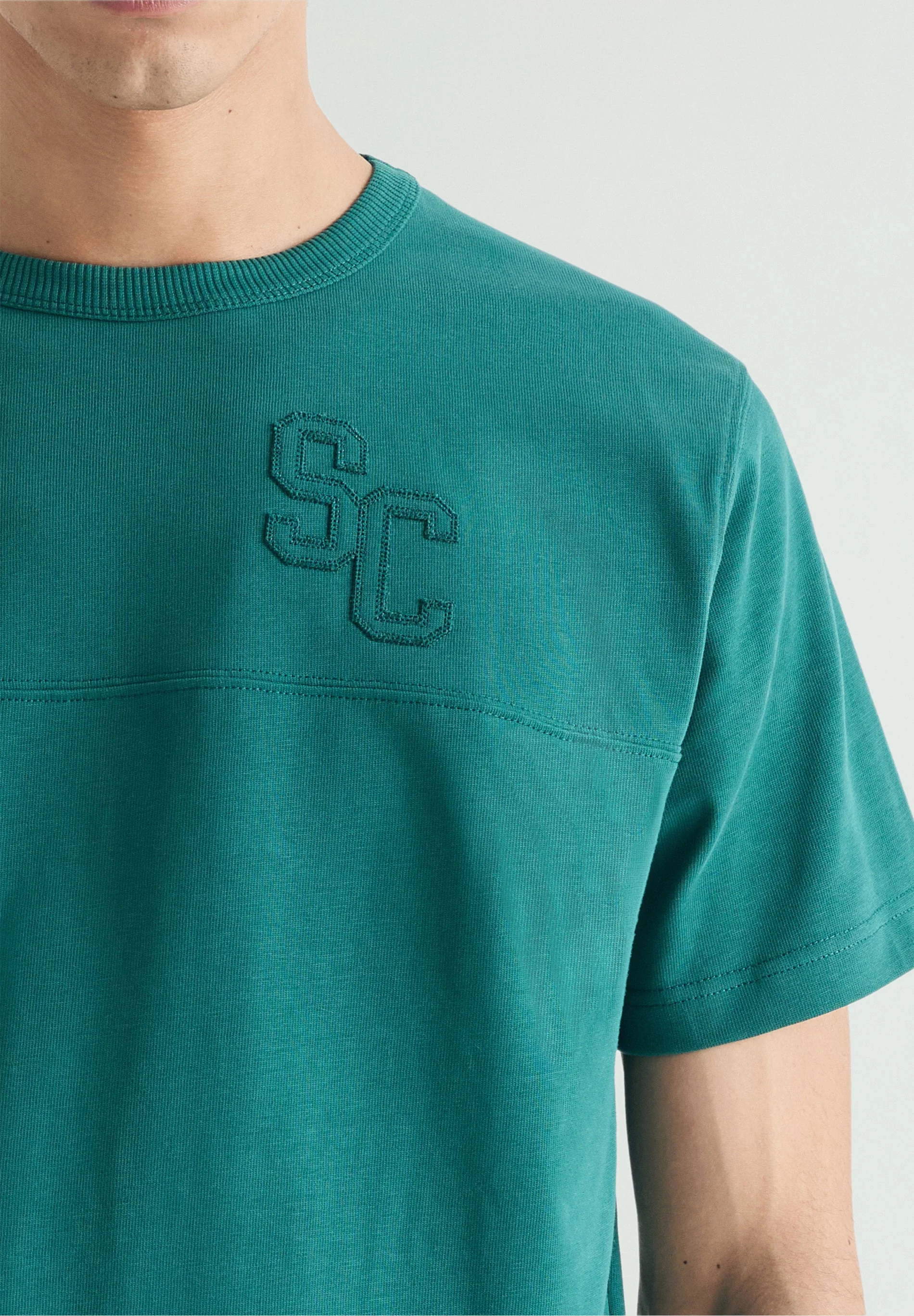 VARSITY PRINT T-SHIRT - Image 4