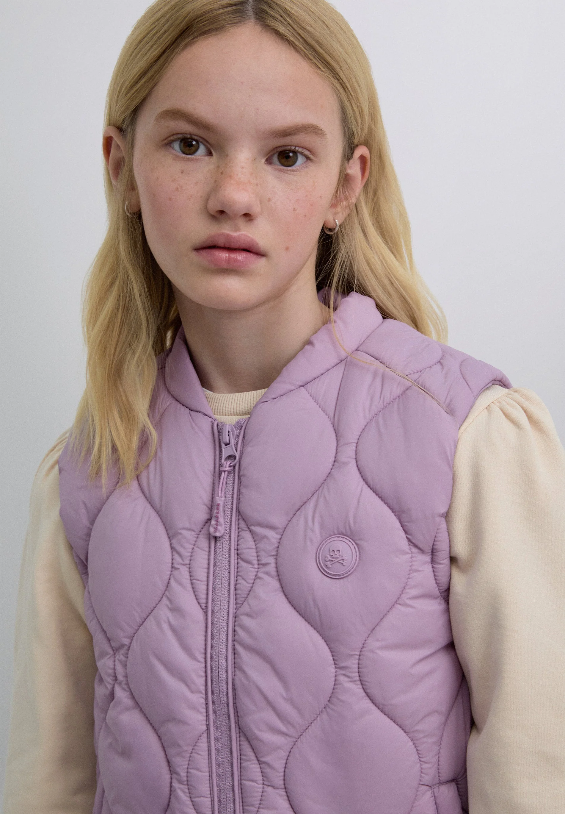 PUFFER VEST WITH SKULL - Image 3