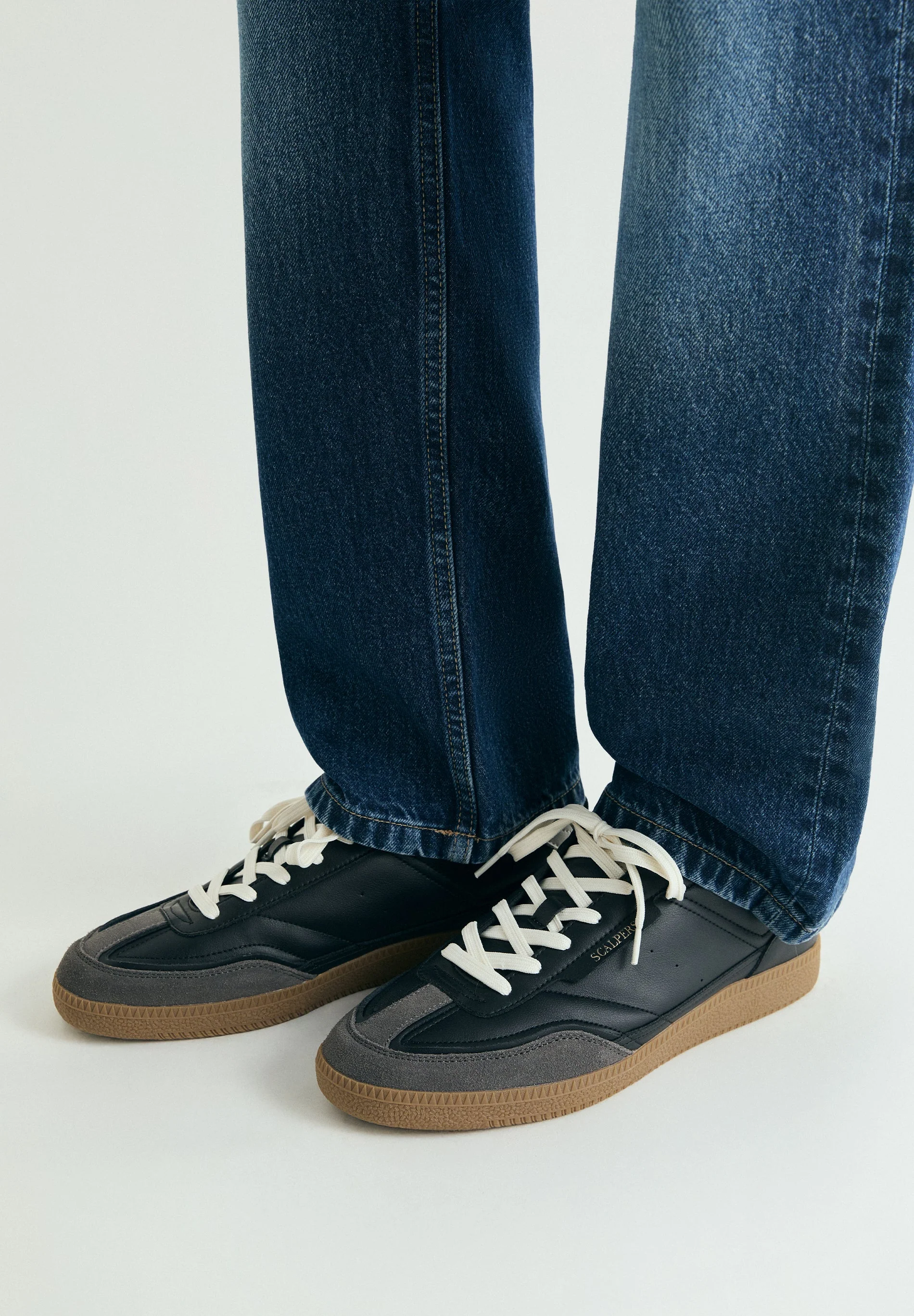 LEATHER TRAINER WITH CONTRAST SOLE - Image 2
