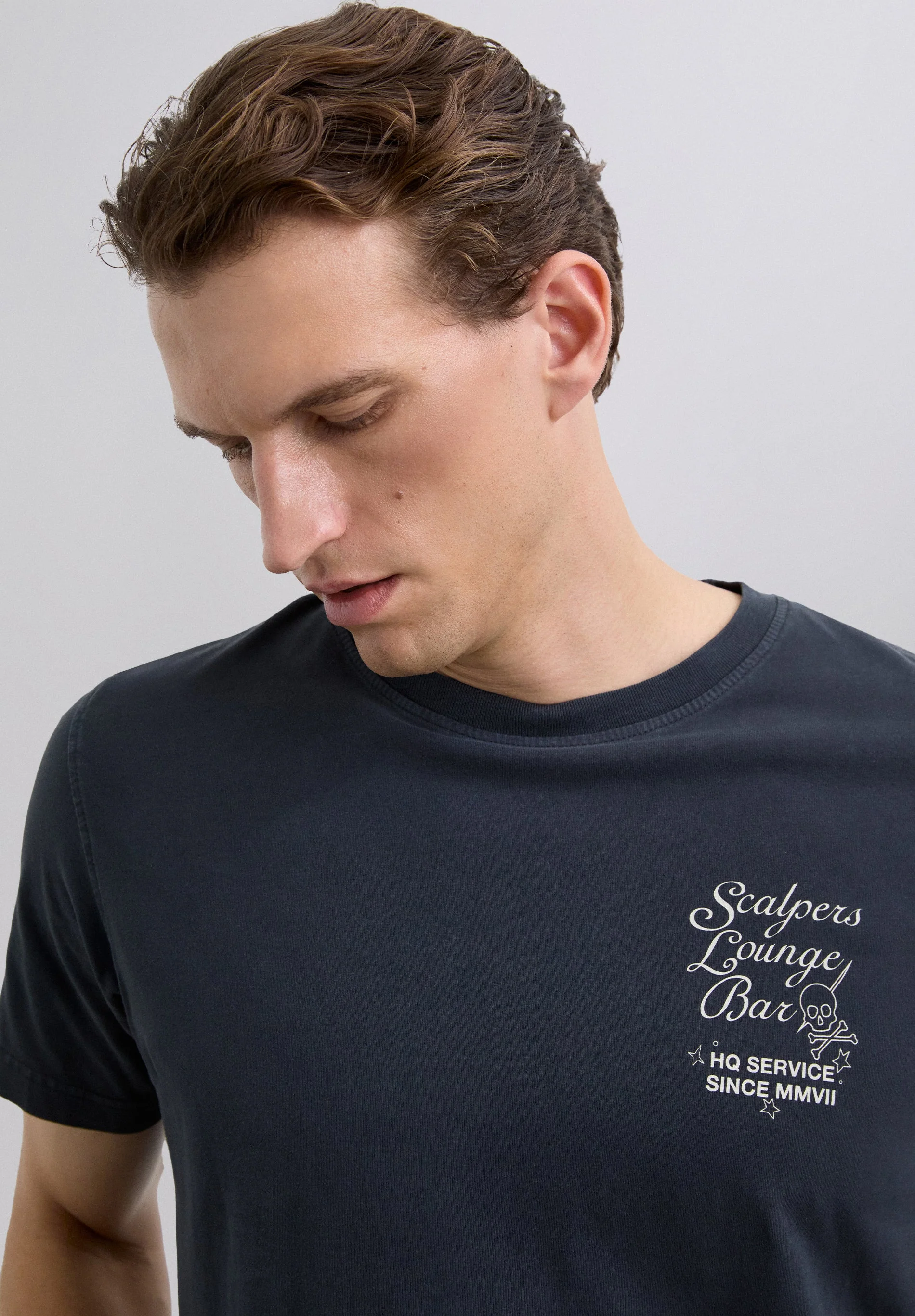 LOUNGE BAR PRINT T-SHIRT - Image 3