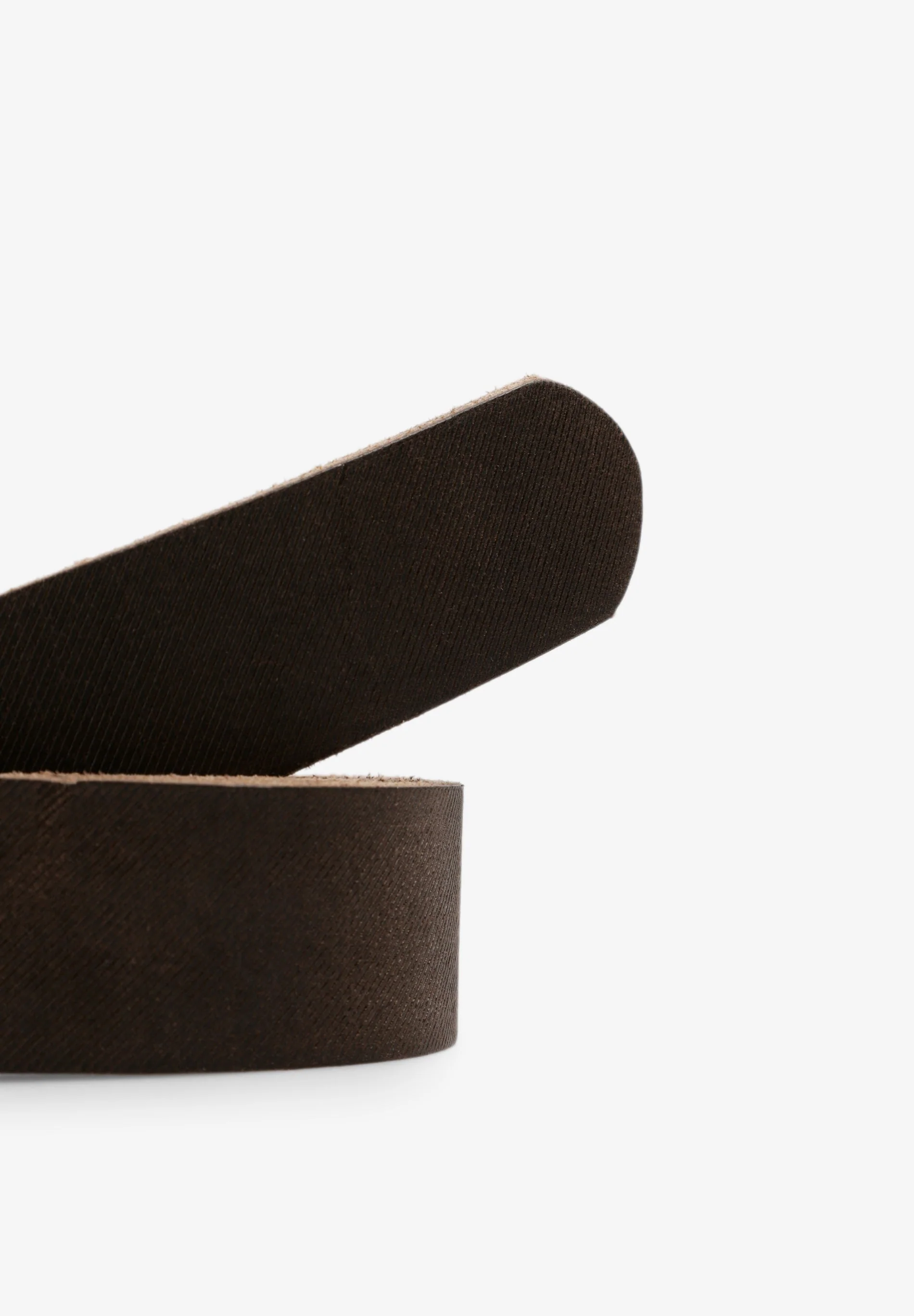 LEATHER BELT WITH STRIPED TEXTURE - Image 3