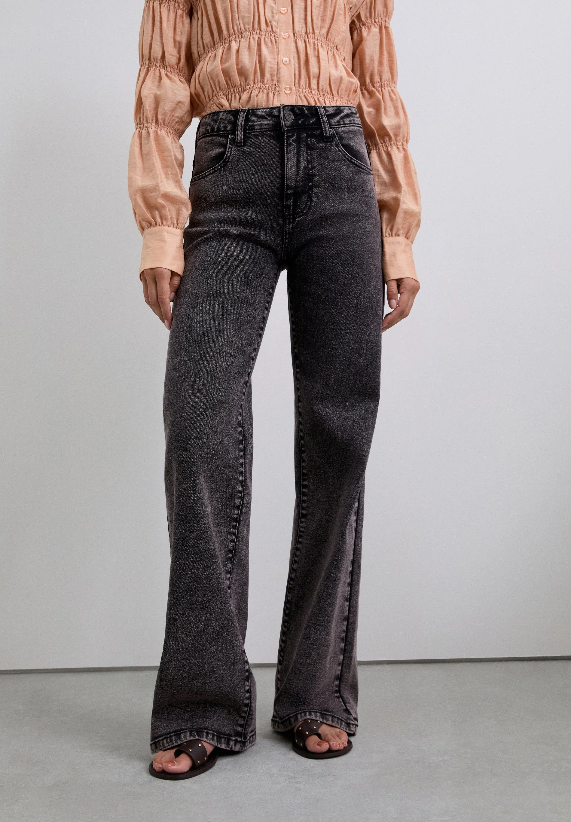 MID-RISE JEANS - Image 2