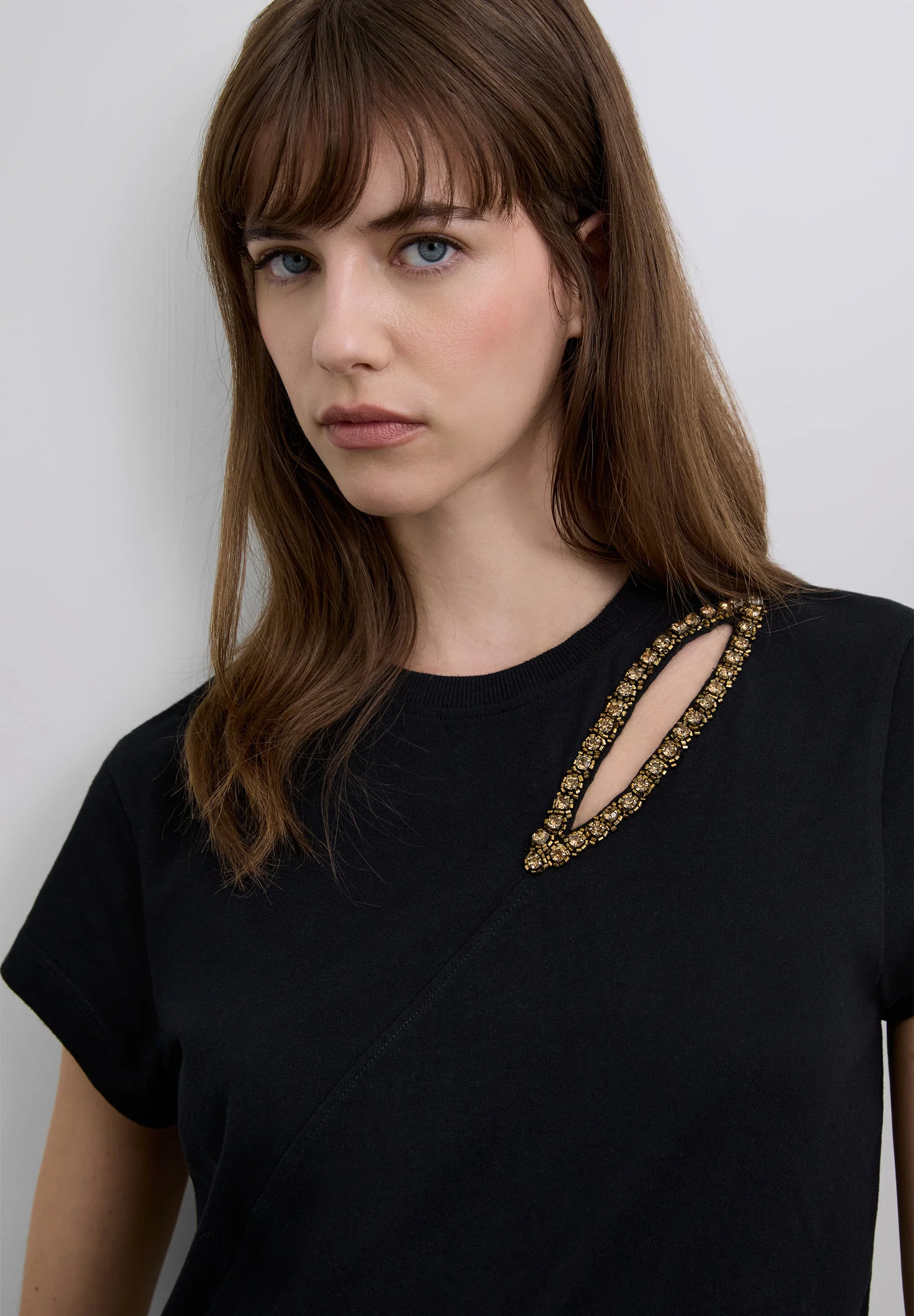 T-SHIRT WITH CUT-OUT DETAIL