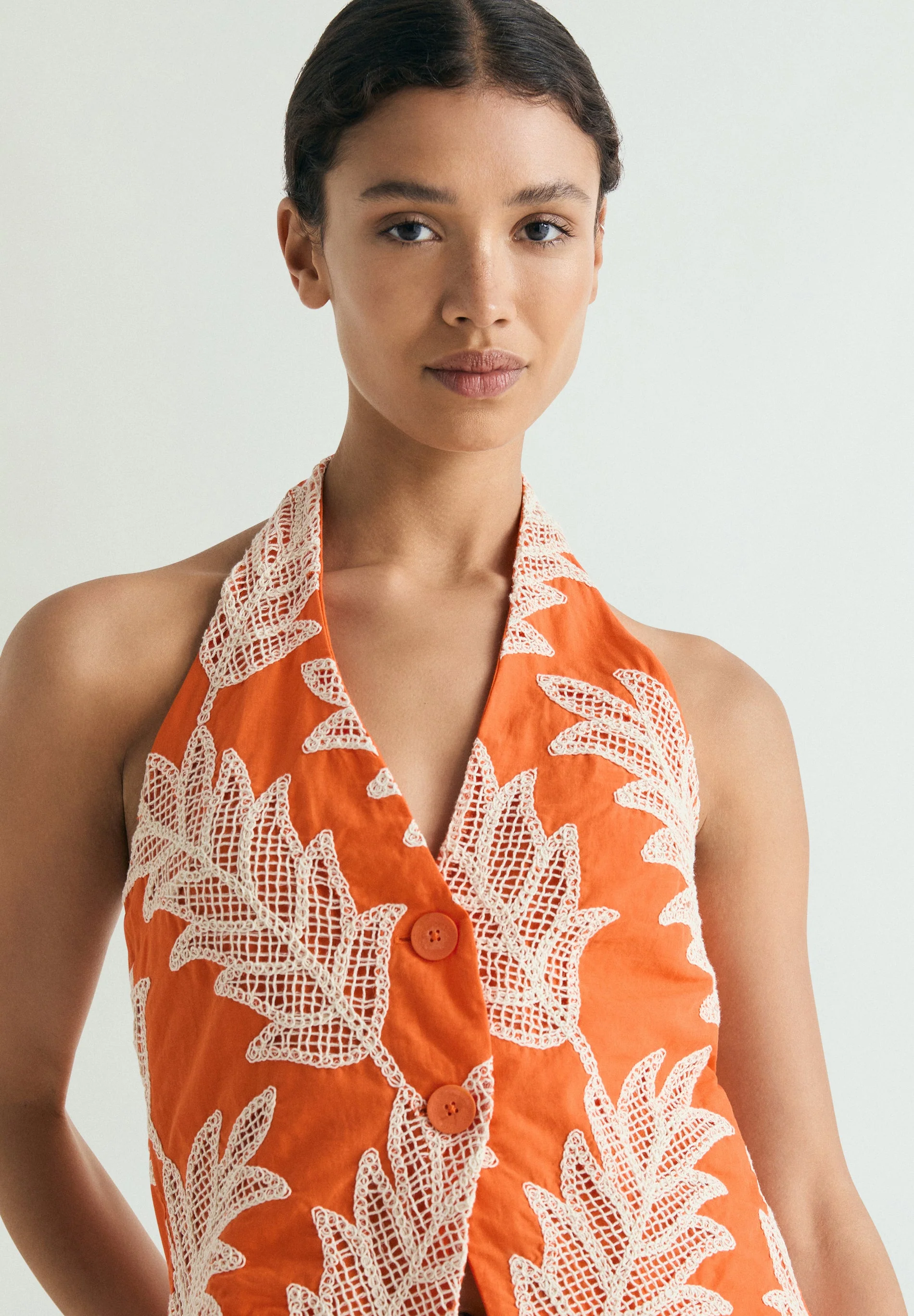HALTER TOP WITH EMBROIDERY