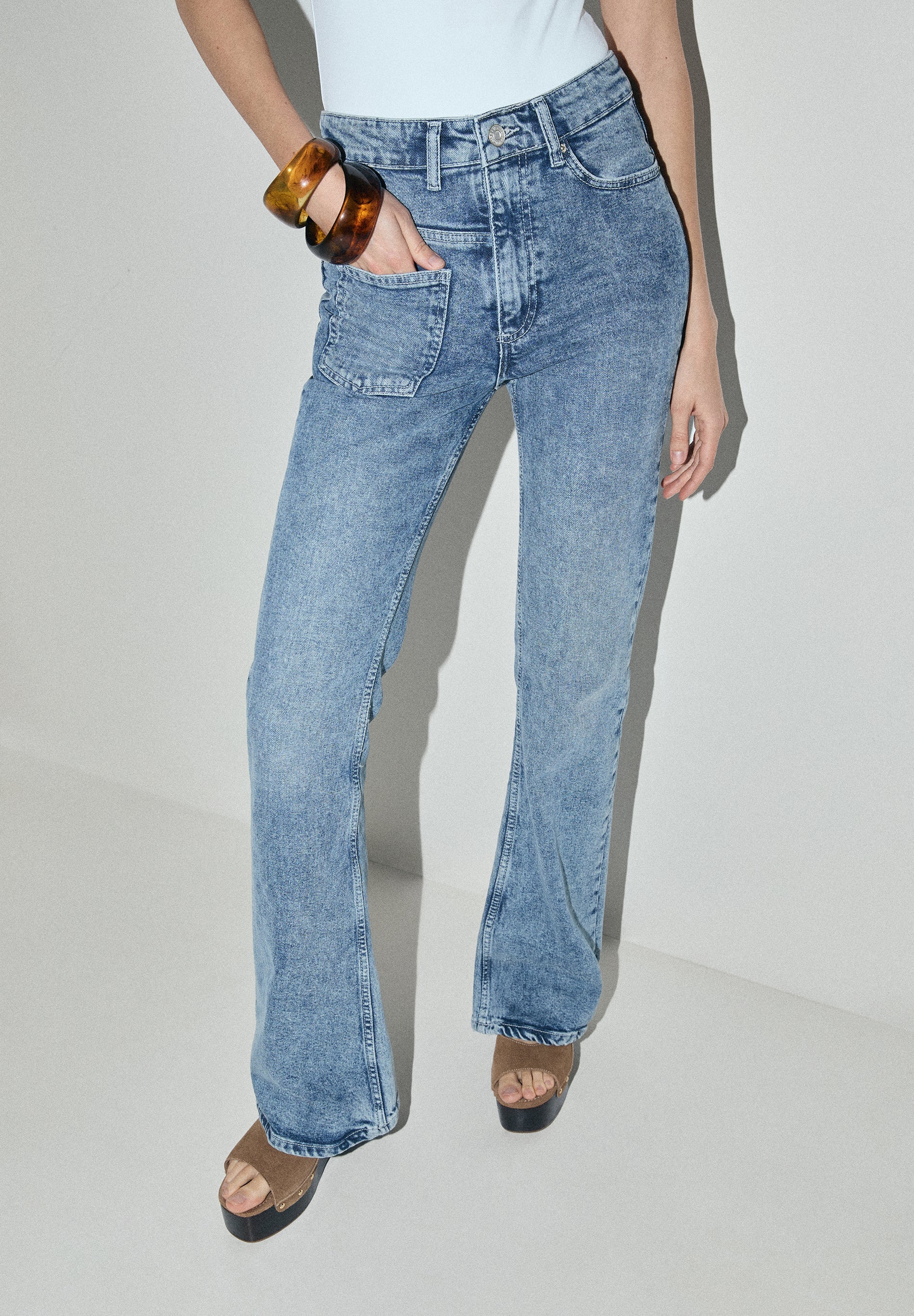 ASYMMETRIC POCKET JEANS - Image 2