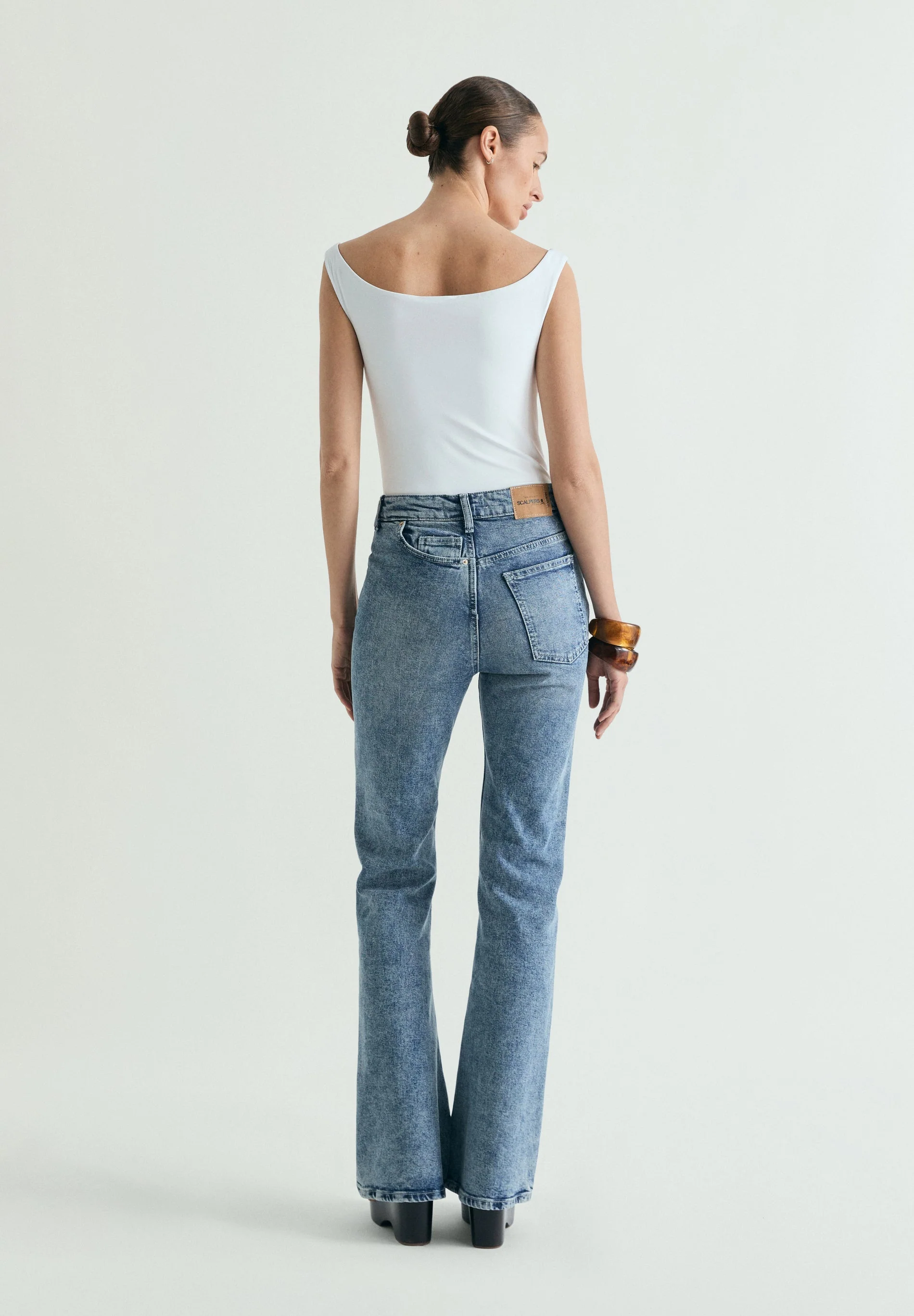 ASYMMETRIC POCKET JEANS - Image 5