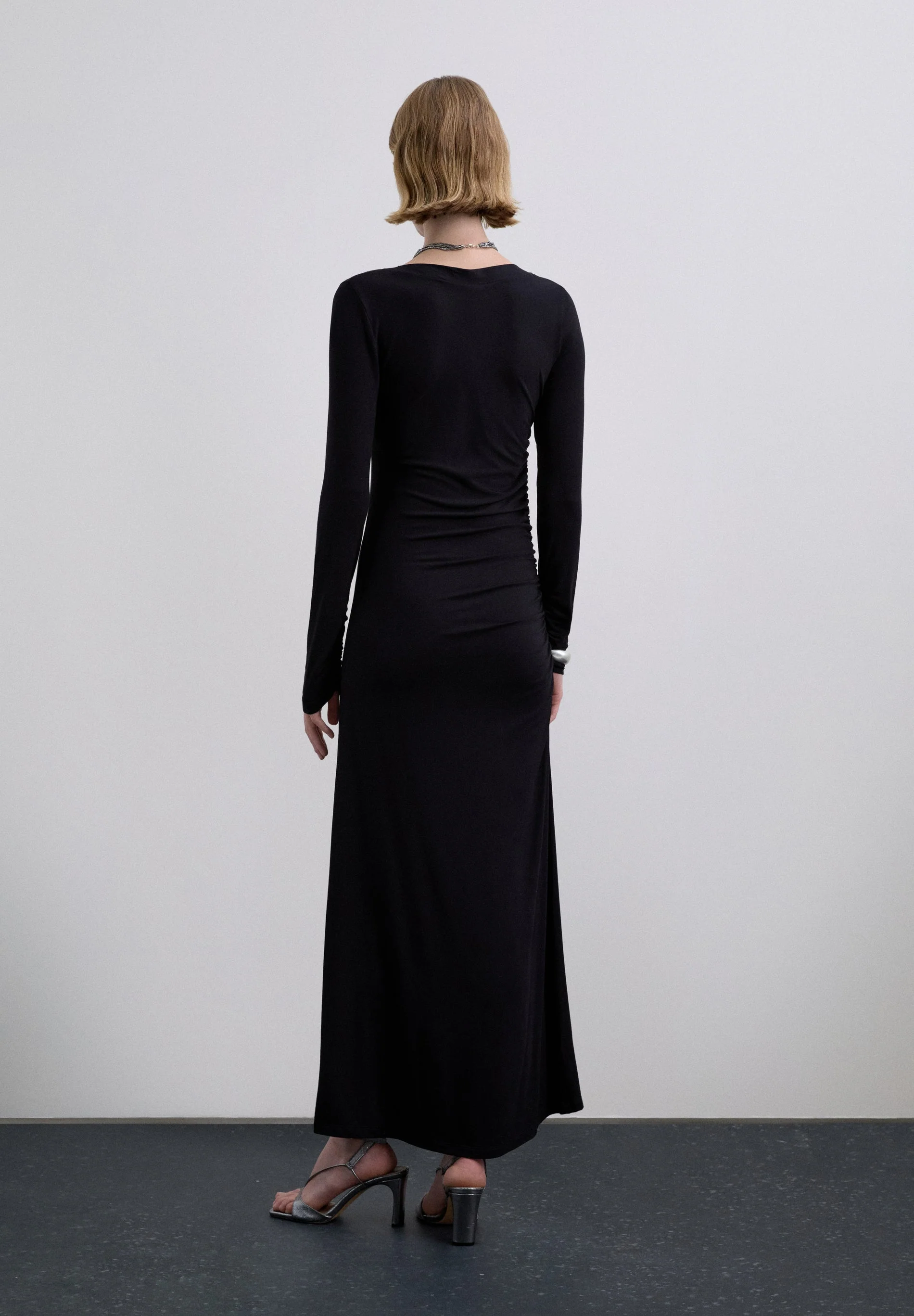KNIT DRESS WITH COLLAR - Image 4