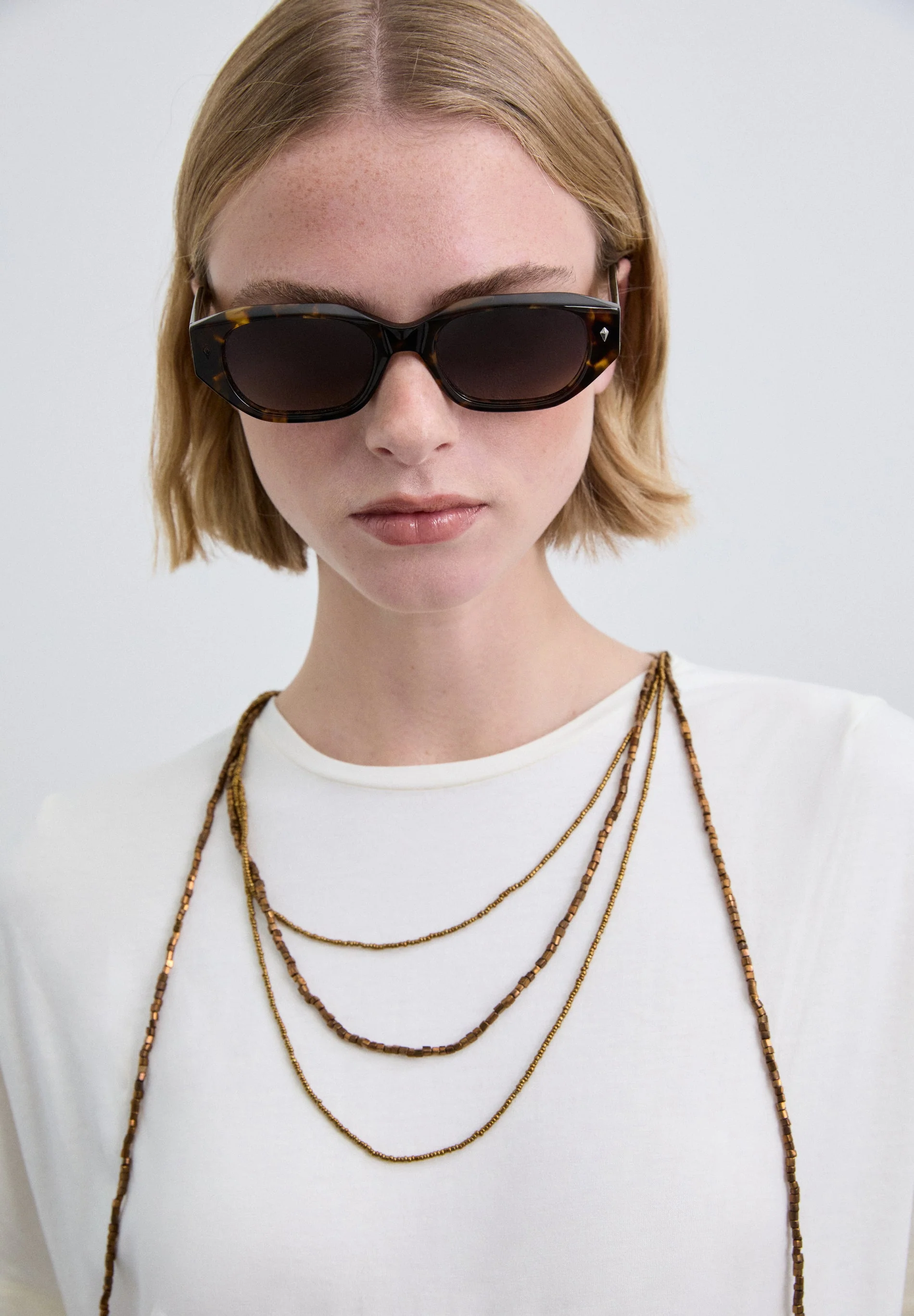XM SCNECKLACE TEE - Image 3