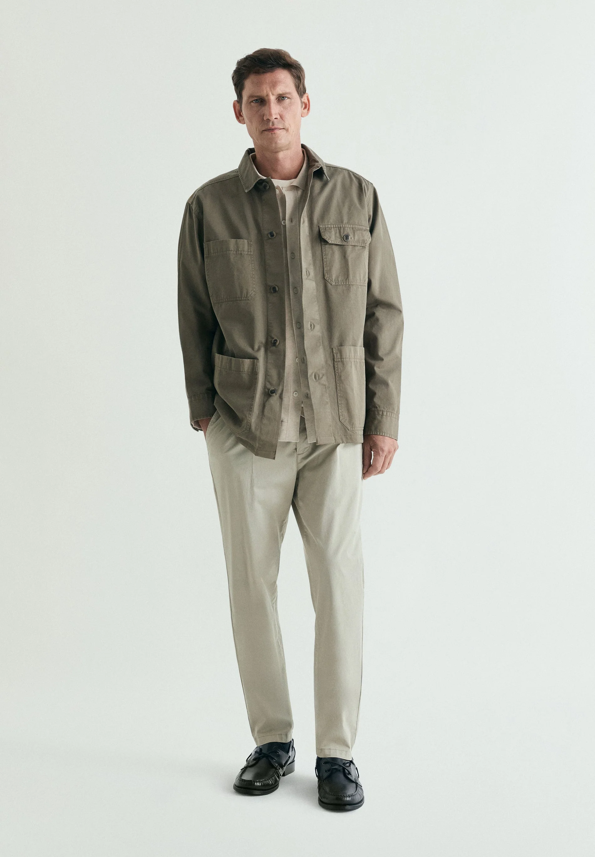 TROUSERS WITH FRONT DARTS
