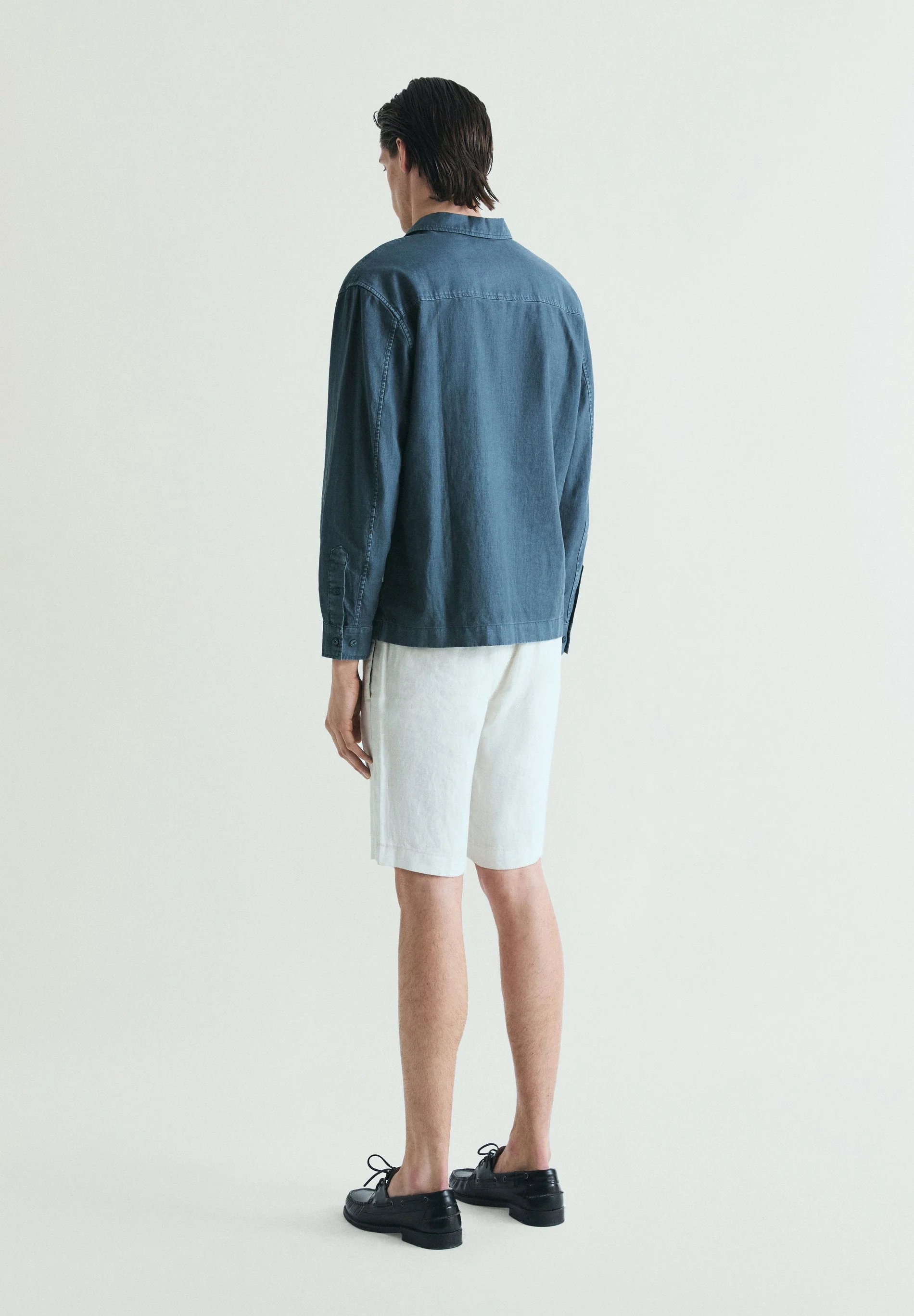 PLAIN LINEN BERMUDA SHORTS - Image 4