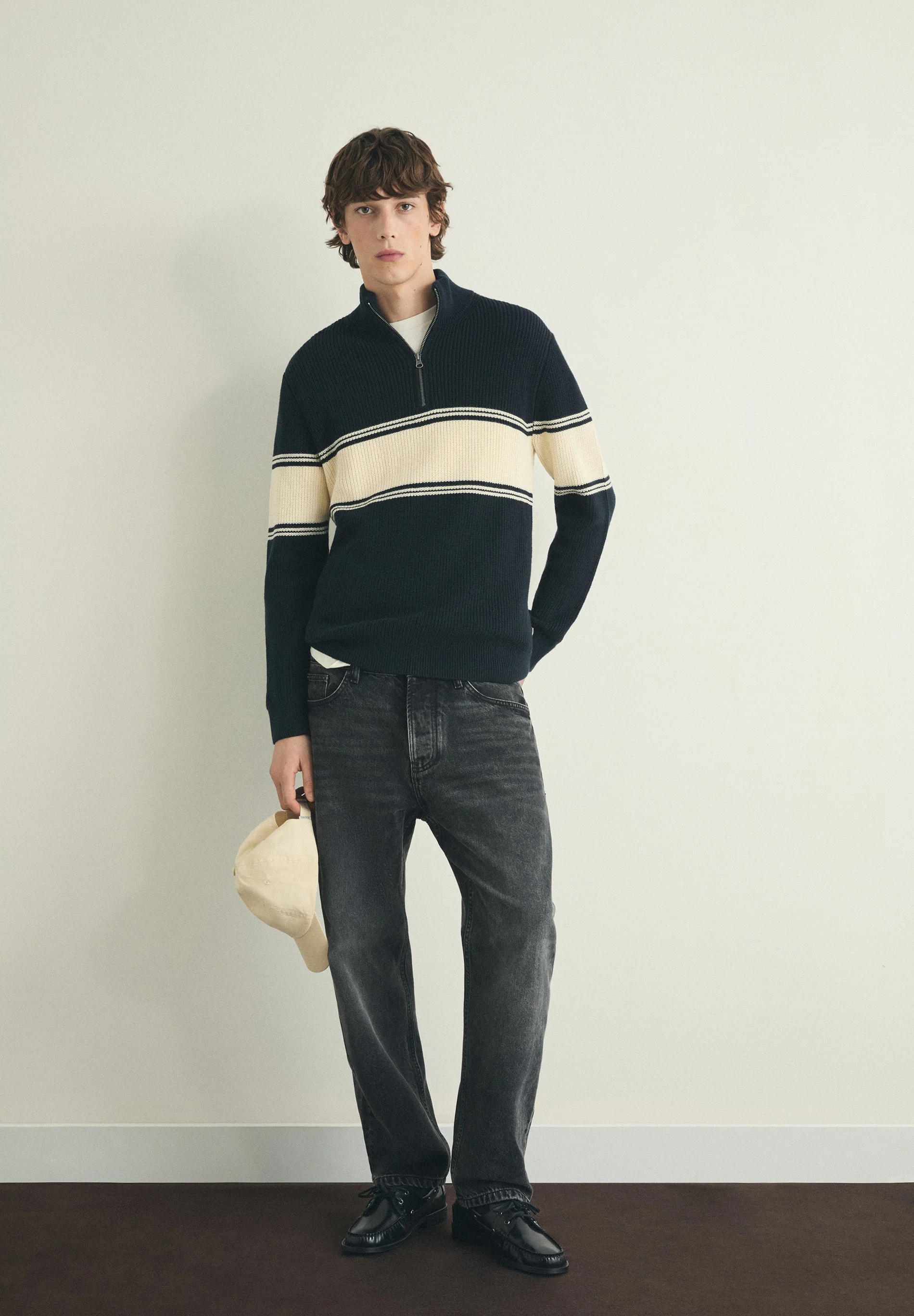 HIGH NECK KNIT SWEATER