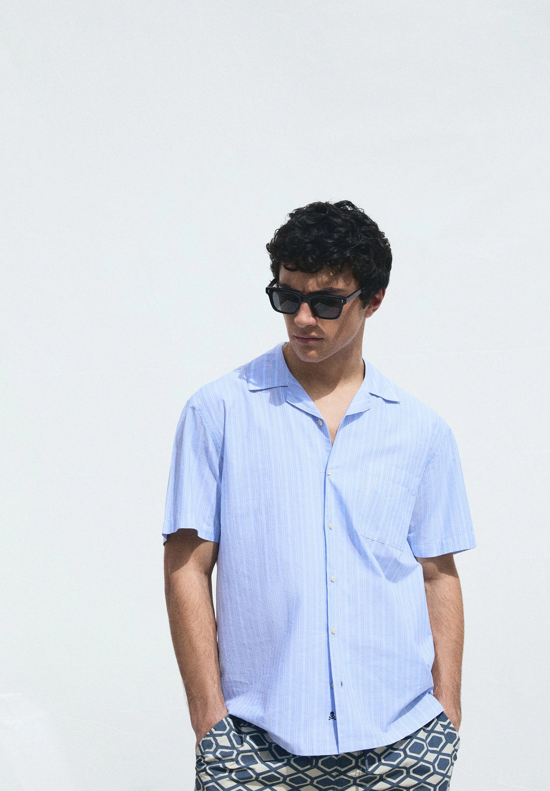 SHORT SLEEVE STRIPED SHIRT