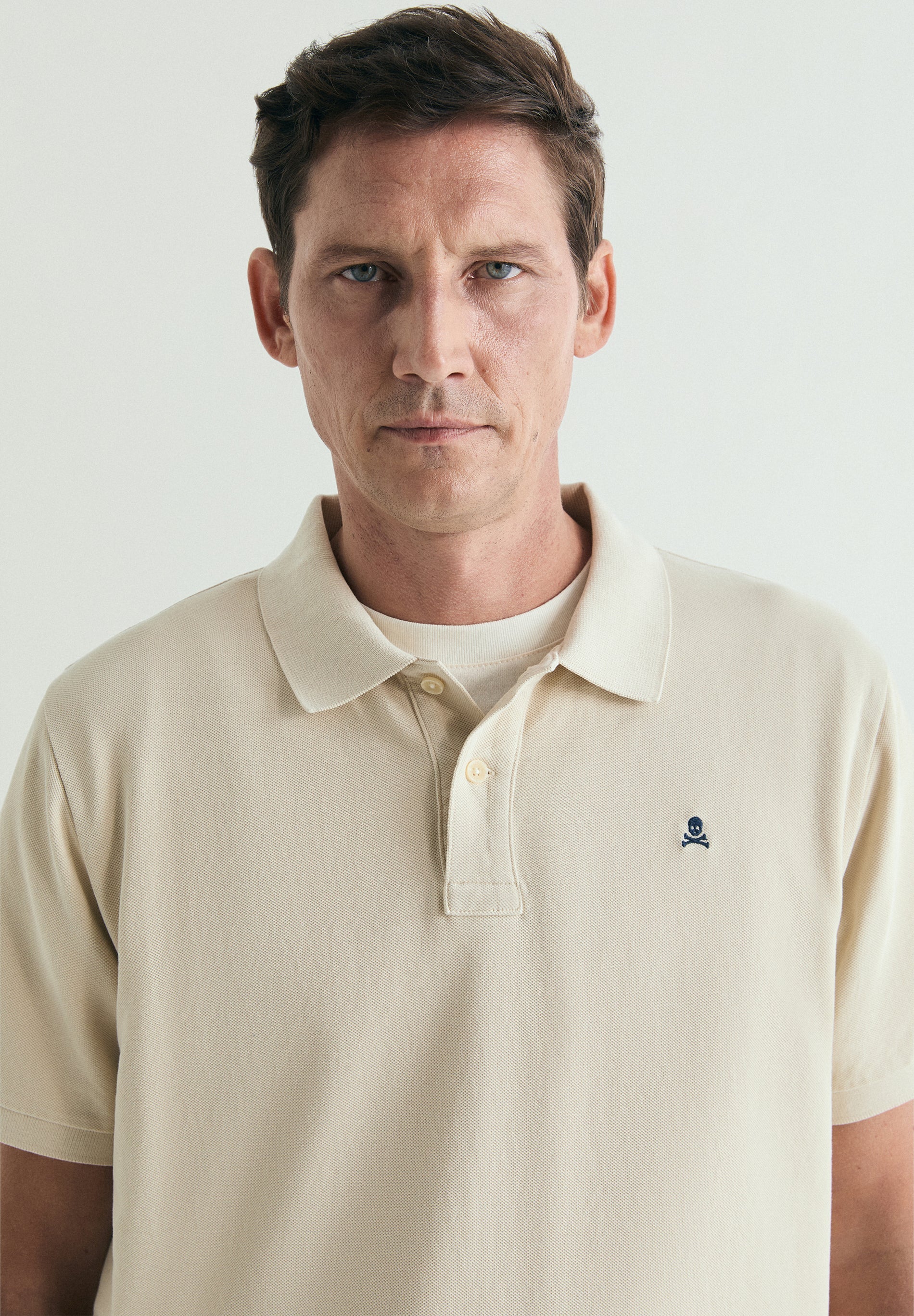 PIQUÉ POLO SHIRT WITH CONTRAST EMBROIDERY